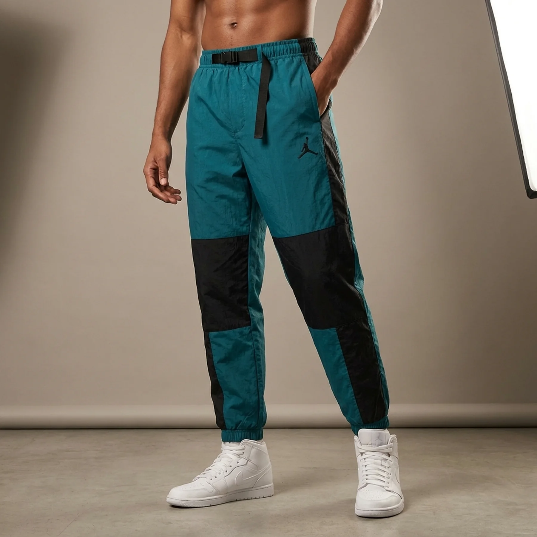 Брюки чоловічі Jordan Engineered Woven Insulated Pant (DC9658-387)