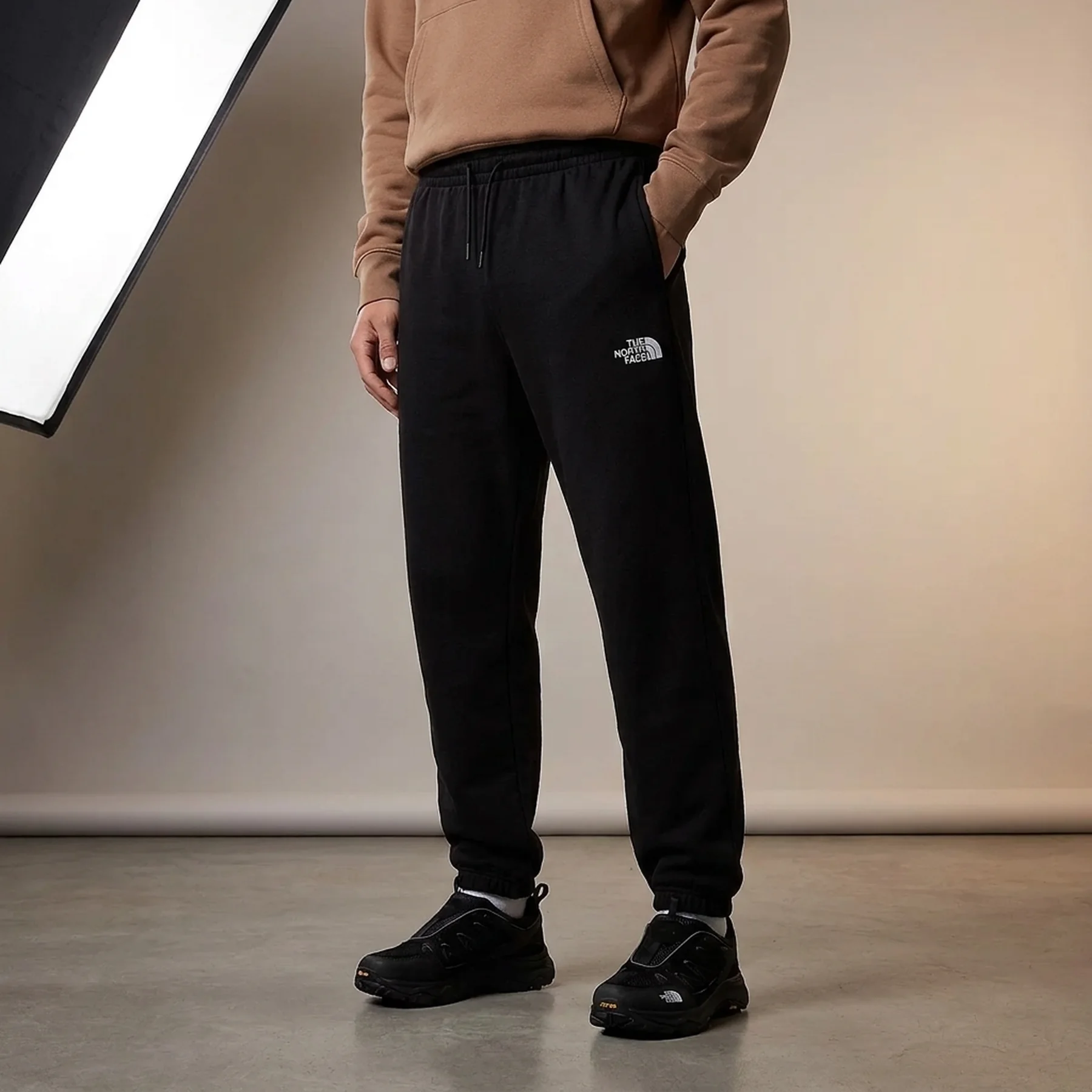 Штани M SIMPLE DOME LIGHT REGULAR TAPERED JOGG 0A8C41JK31 THE NORTH FACE REGL Чорний