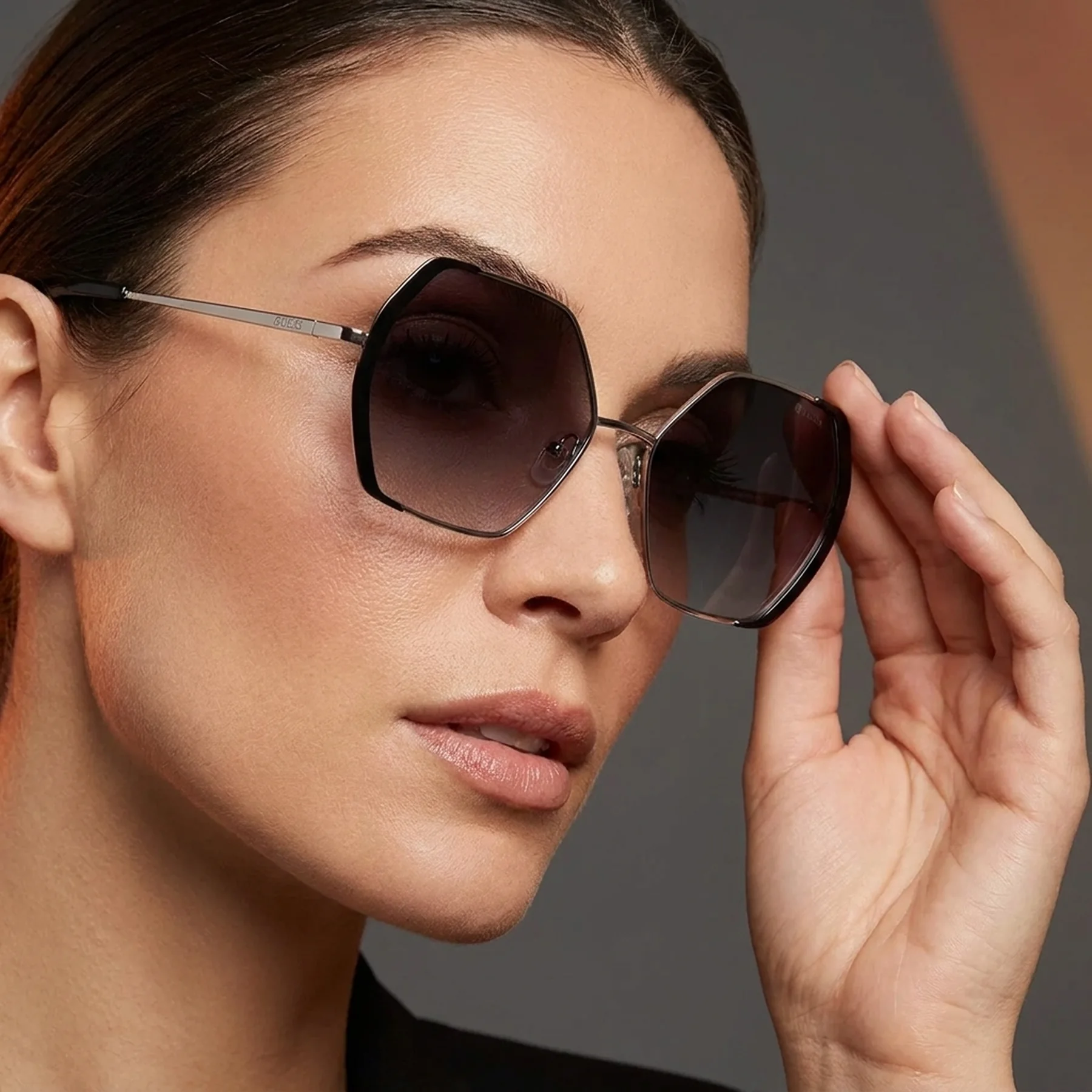 Сонцезахисні брендові окуляри Geometric Guess 1159810197 (Чорний, One size)