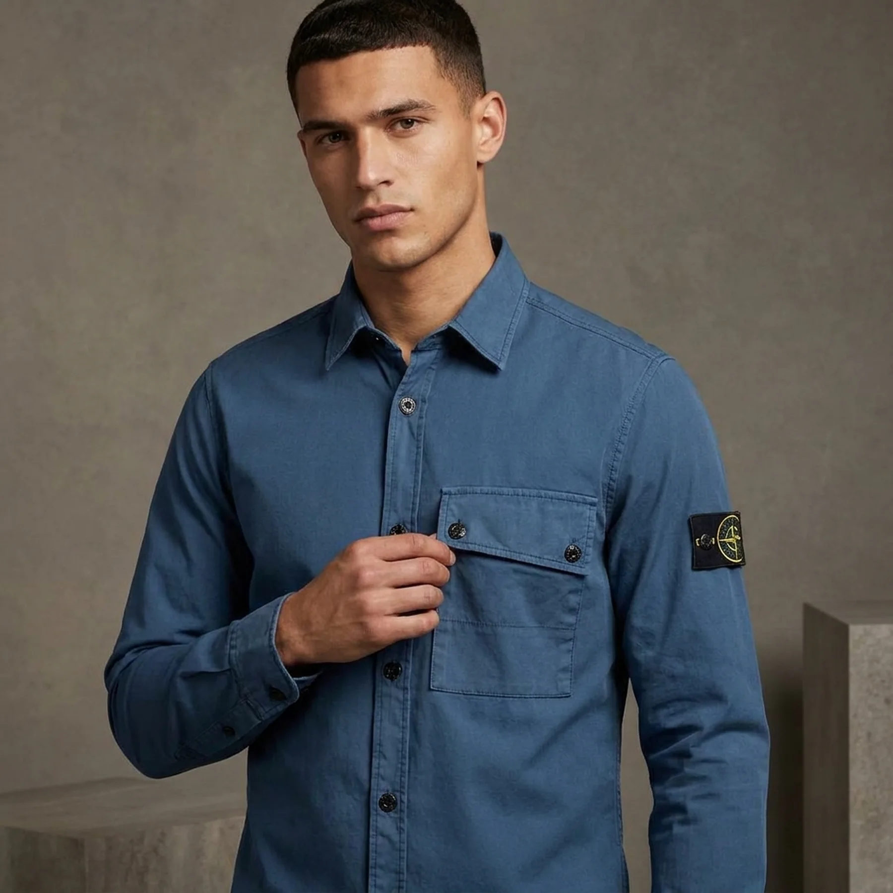Сорочка чоловіча Stone Island Solid Color Logo Chest Pocket Button-Down Jacket