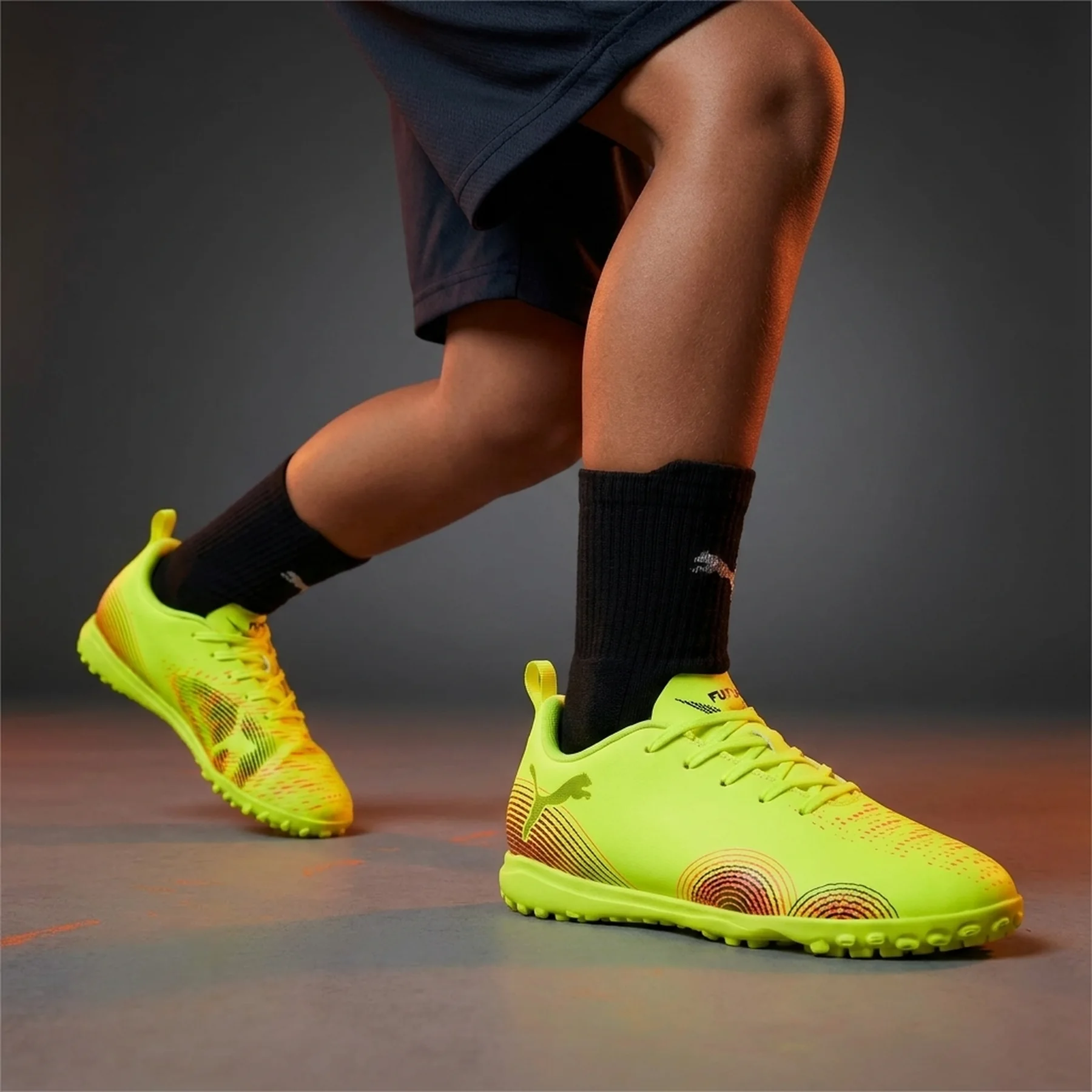 Сороканіжки дитячі Puma Future 8 Play TT 108396_03, розмір 34.5 (20,5 см)