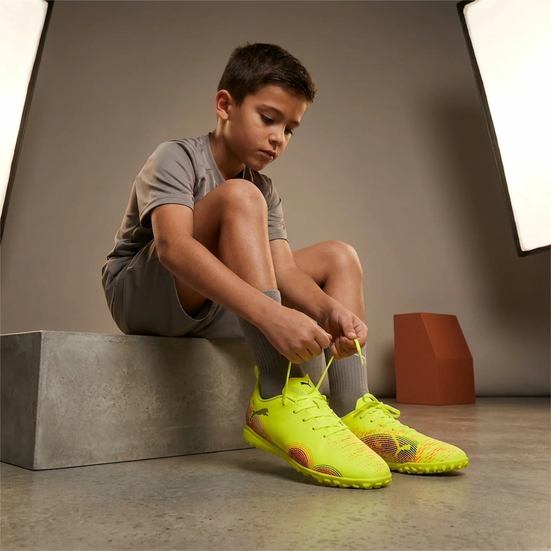 Сороканіжки дитячі Puma Future 8 Play TT 108396_03, розмір 36 (22,5 см)