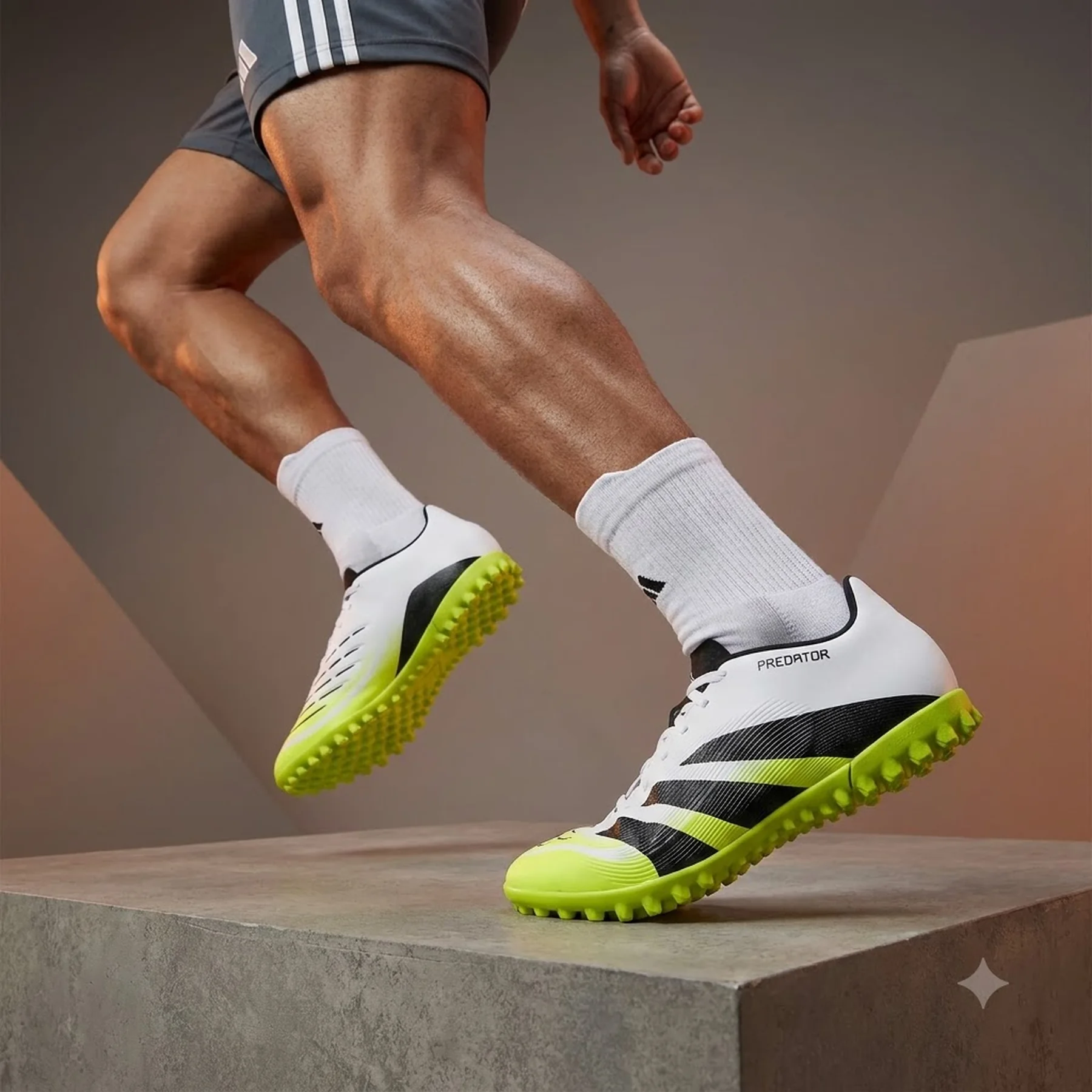 Сороконіжки Adidas PREDATOR CLUB TF