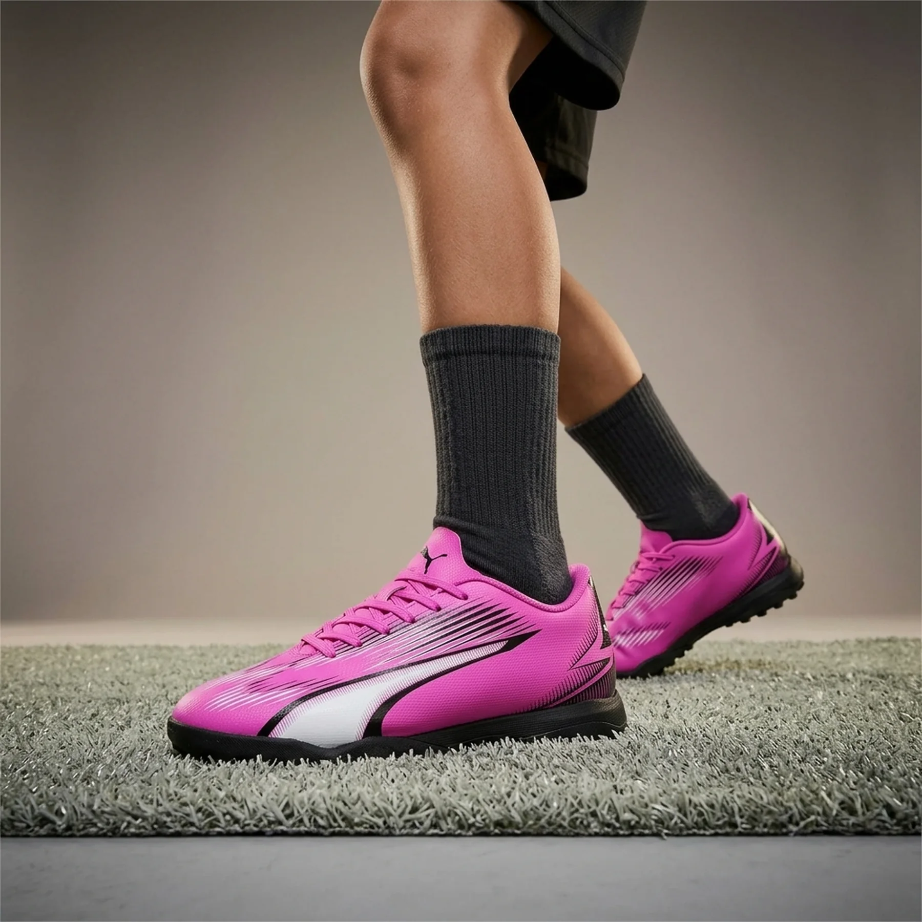 Сороконіжки дитячі Puma ULTRA PLAY TT 107779_01 розмір 37