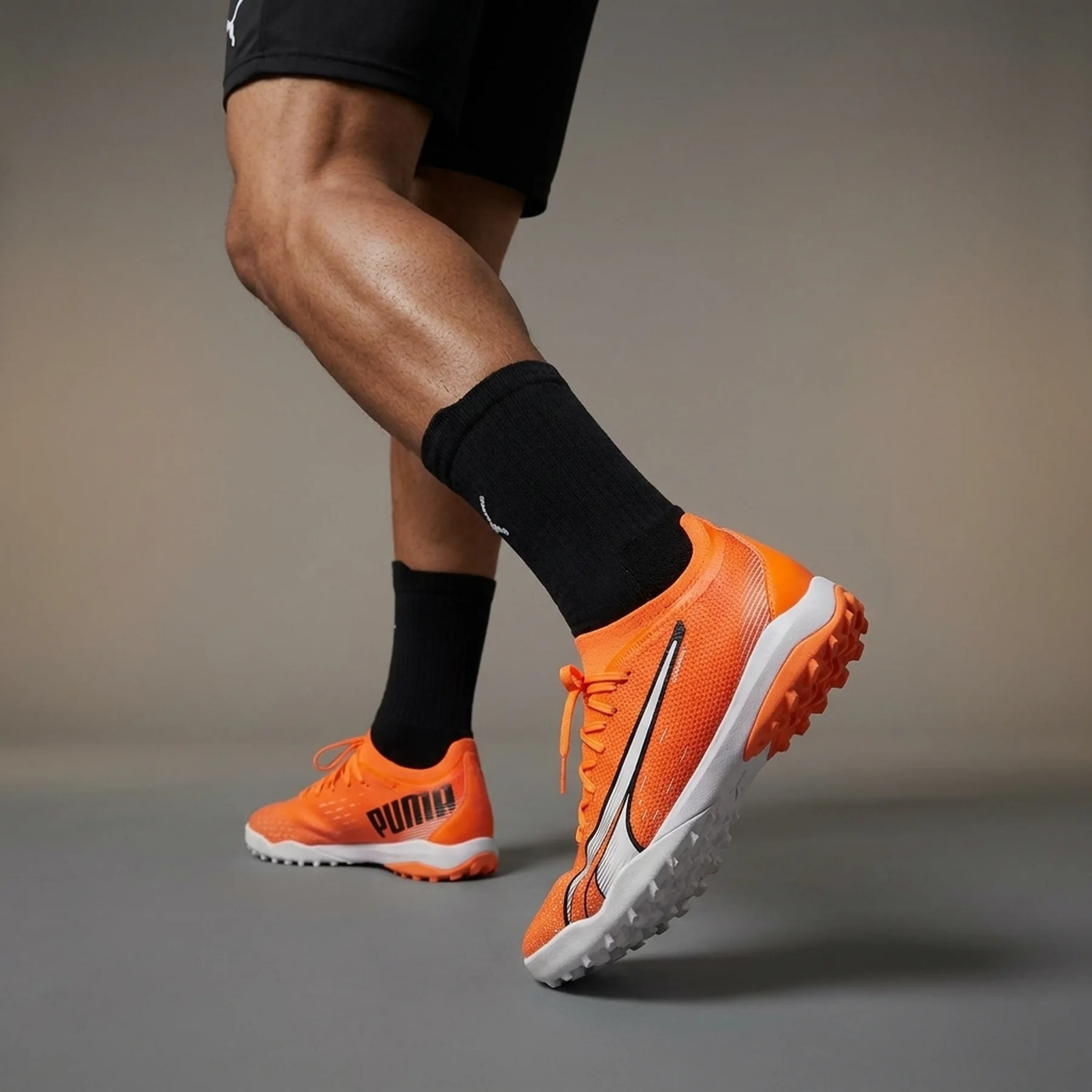 Сороконіжки Puma Ultra Match TT 107220_01 розмір 42.5
