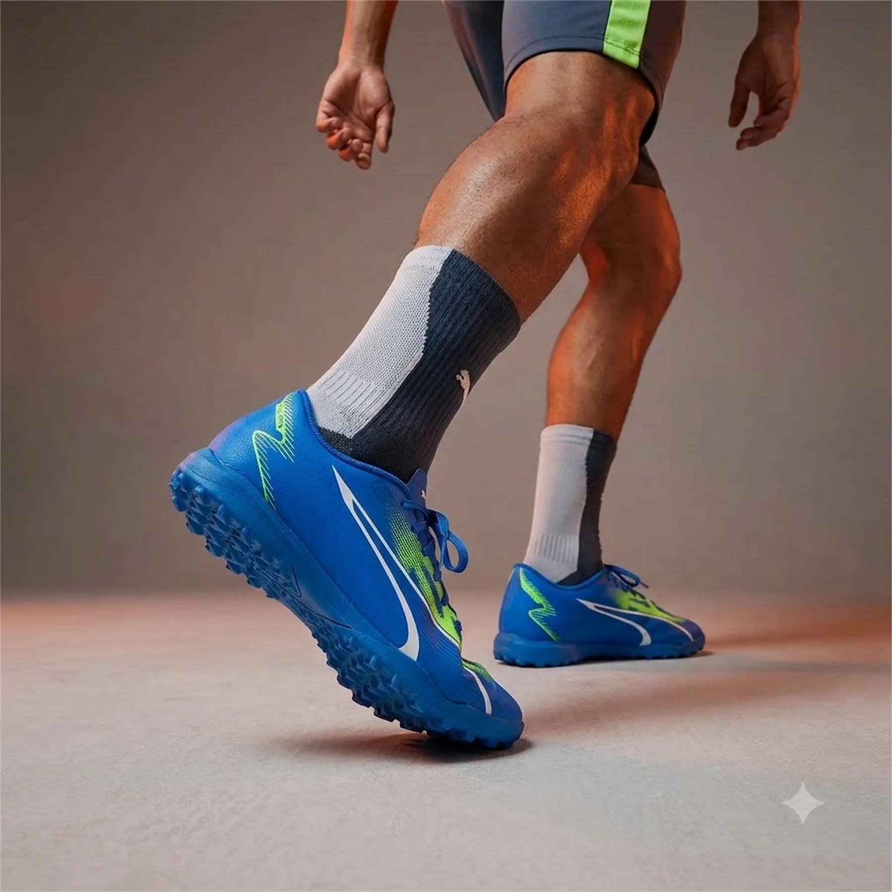 Сороконіжки Puma Ultra Play TT 107528-03 розмір 44 (28,5см.)