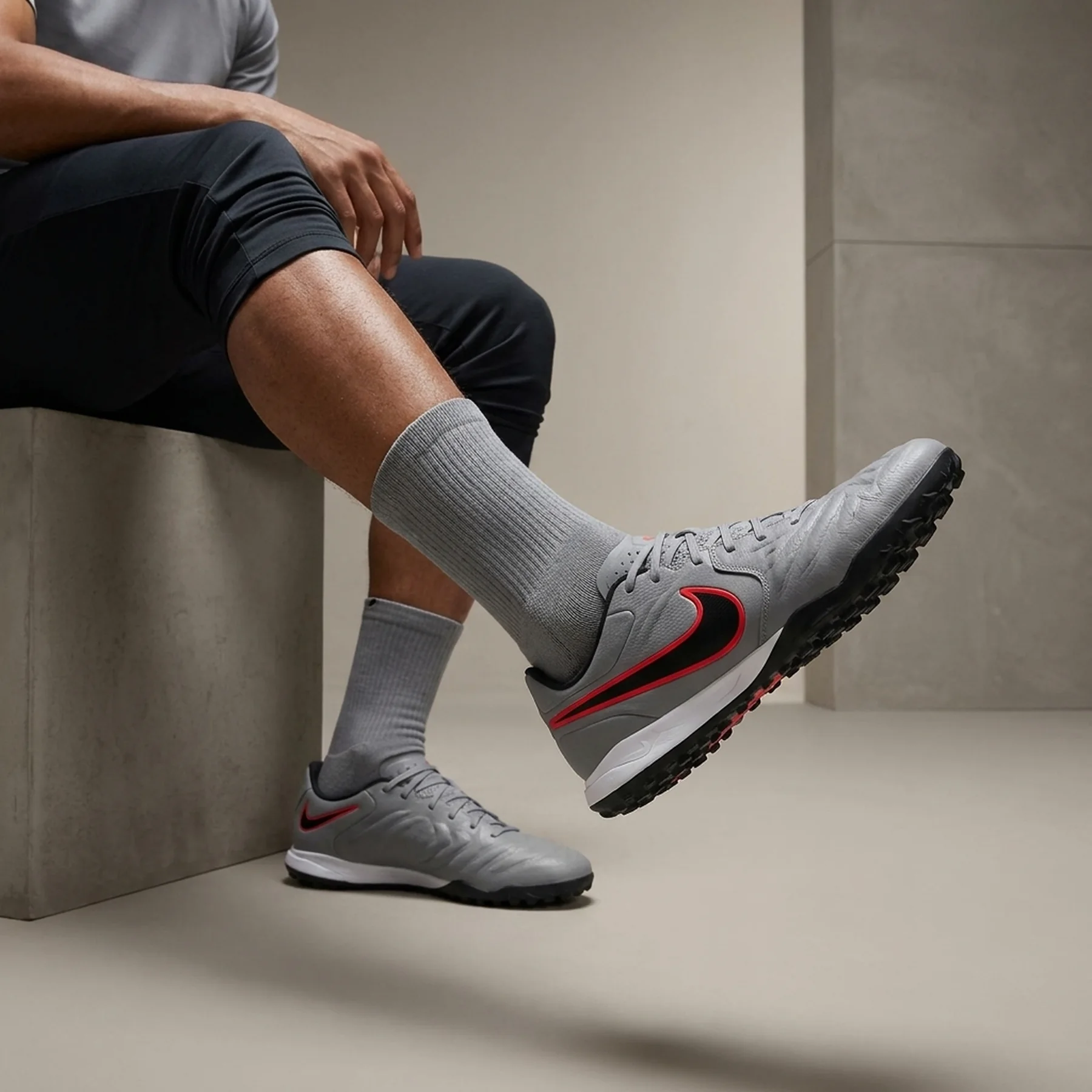 Сороконіжки унісекс Nike Tiempo Legend 10 Pro Grey (DV4336-402)