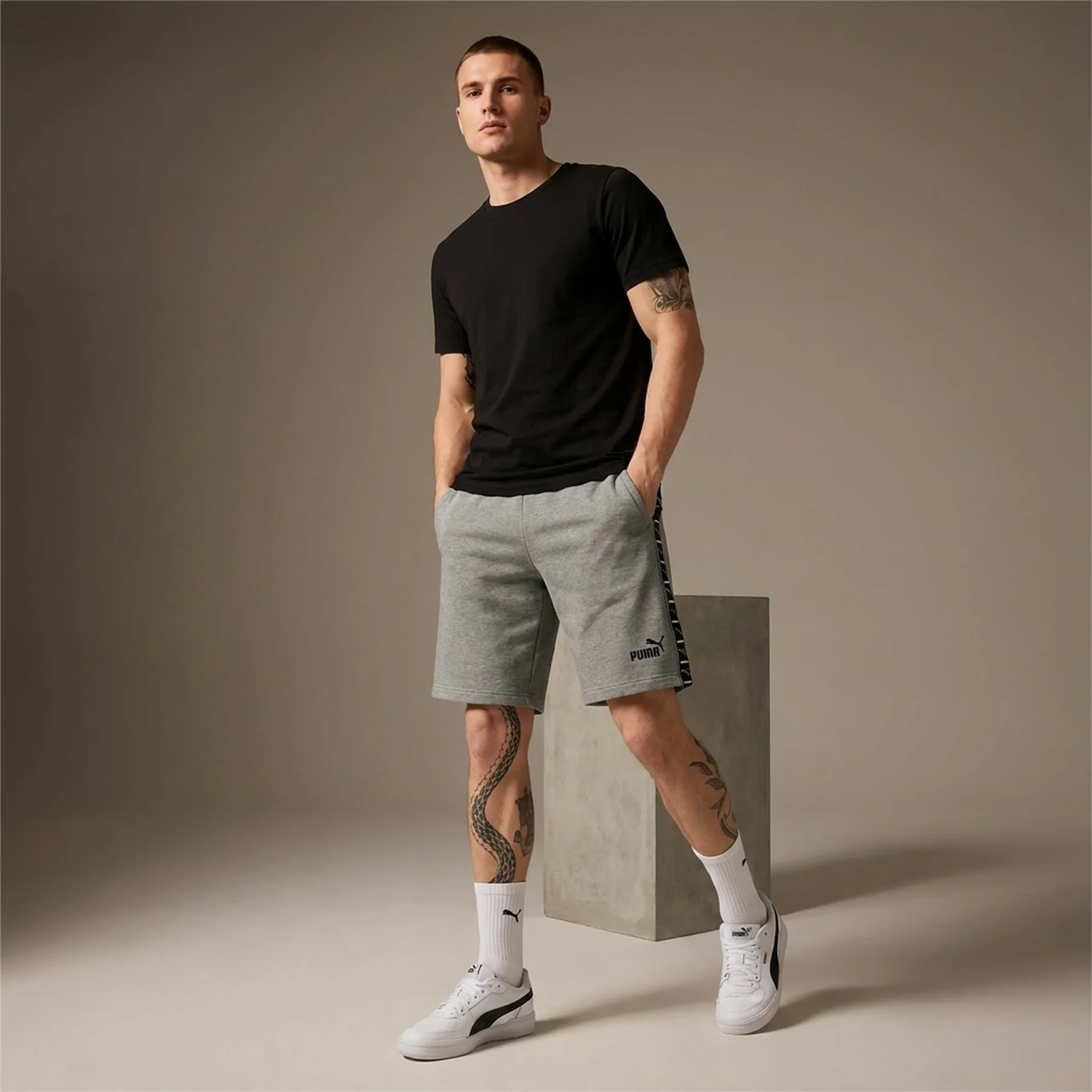 Спортивні шорти ESS TAPE Shorts 68468303 Puma S Сірий