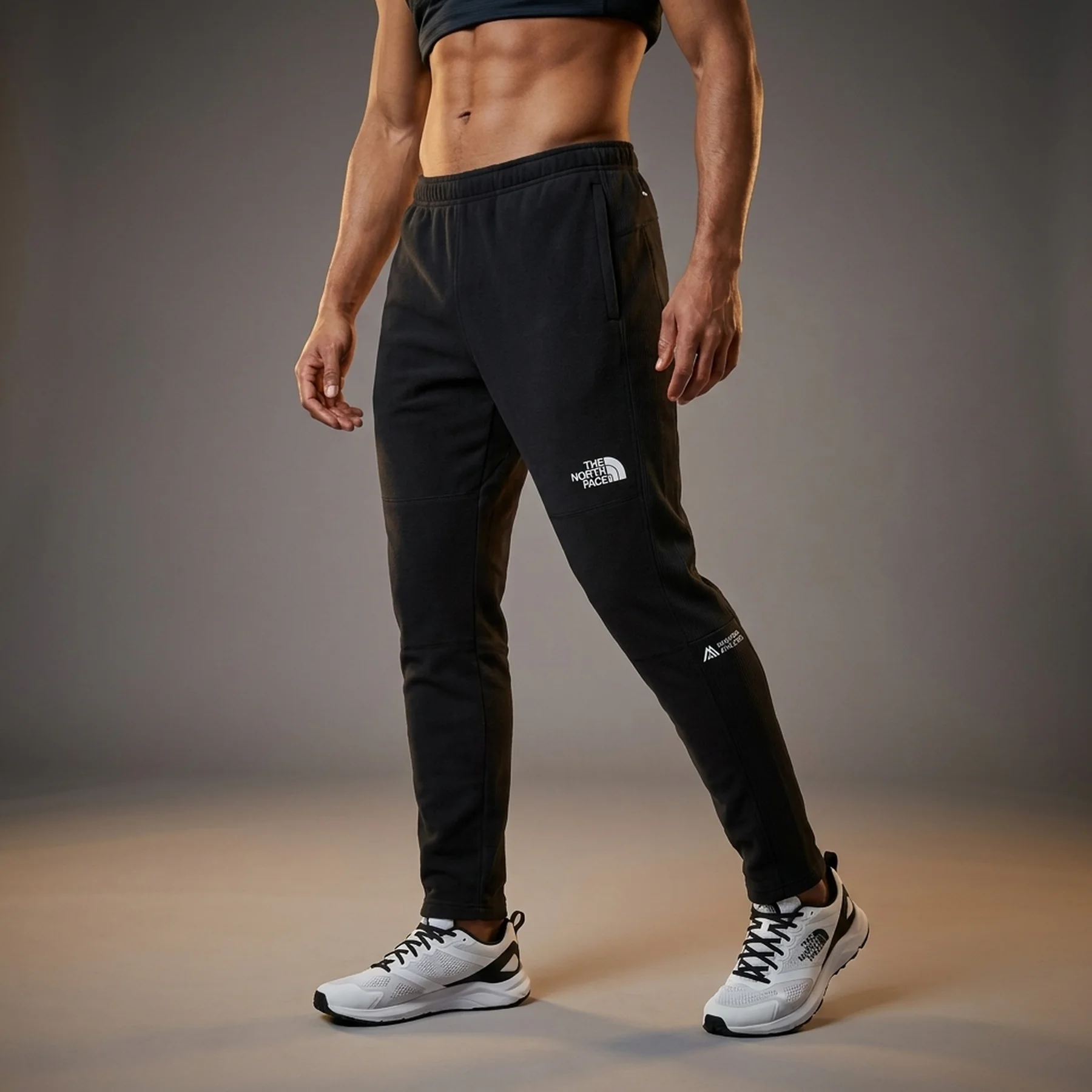 Спортивні штани M MOUNTAIN ATHLETICS FLEECE 0A893SJK31 THE NORTH FACE REGM Чорний