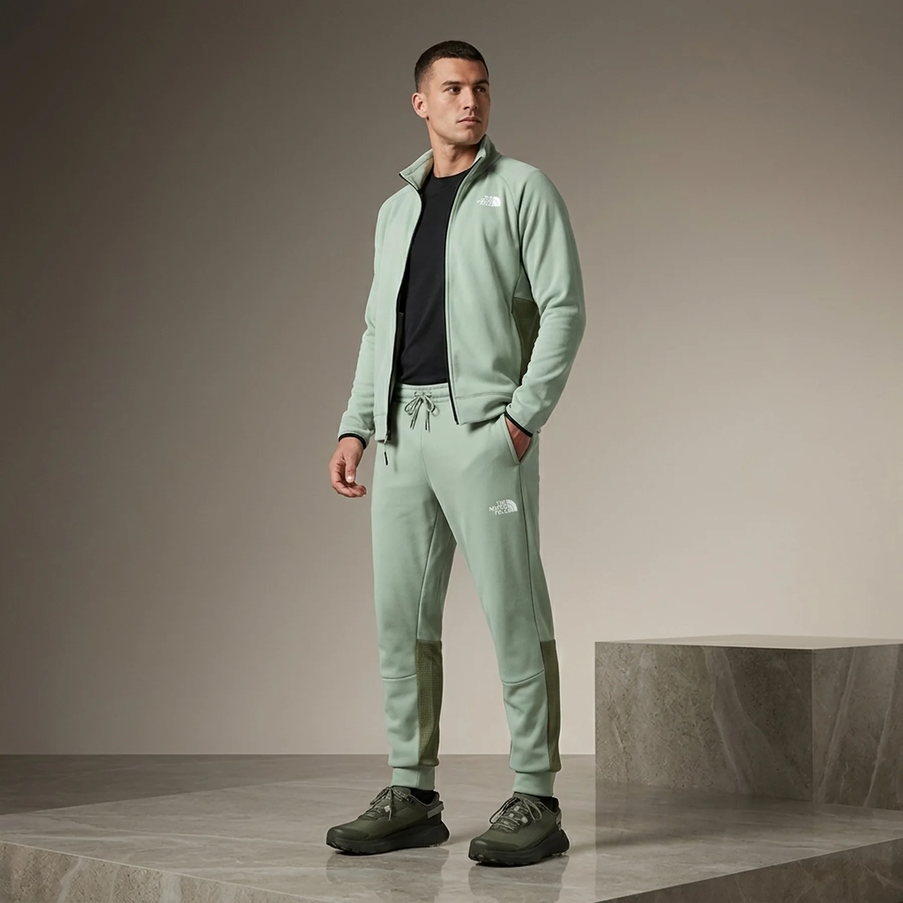 Спортивні штани MA FLC PANT SLATE MOSS 0A893SD5M1 THE NORTH FACE REGL Хакі