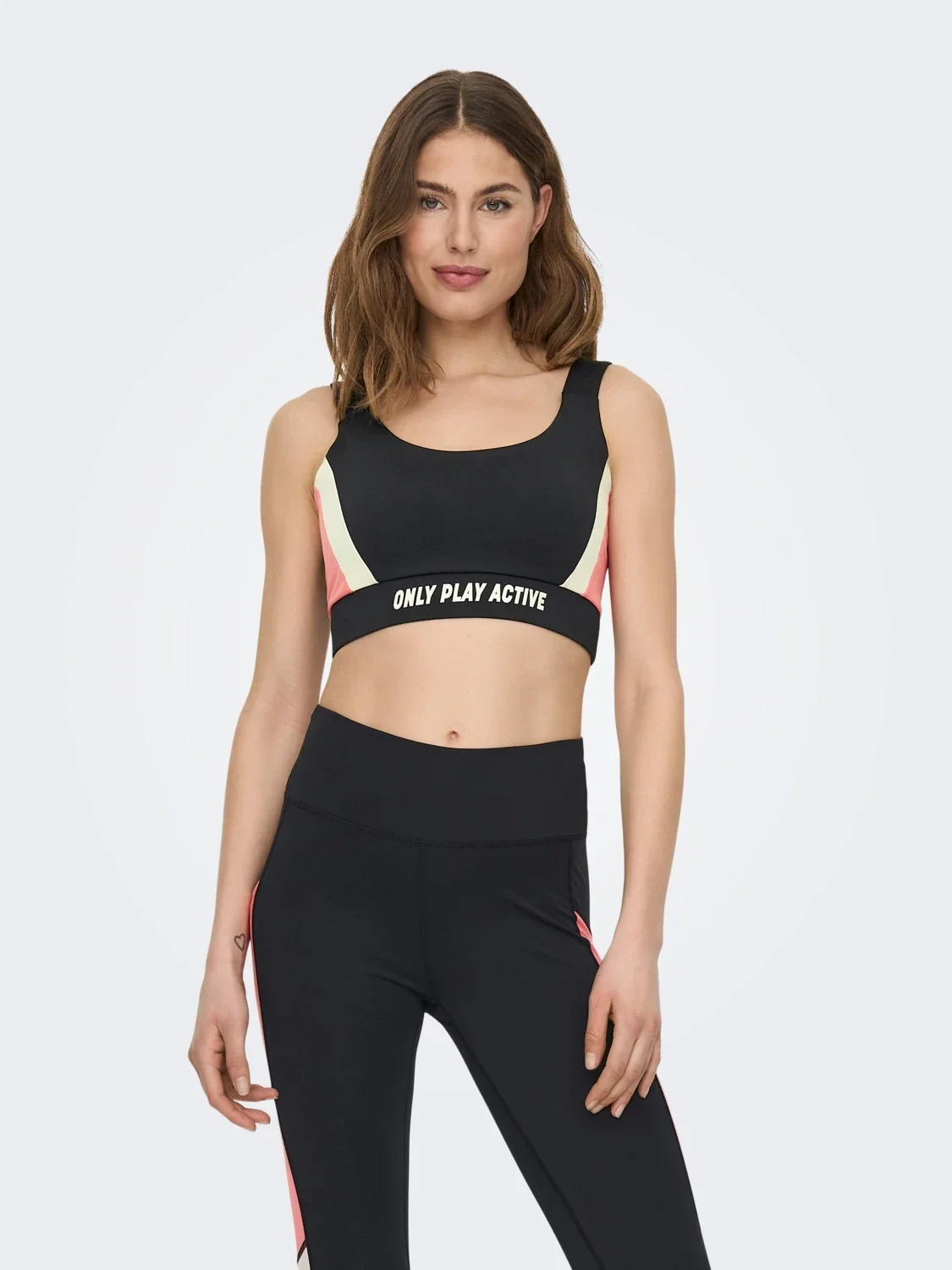 Спортивний бра ONPPERI SPORTS BRA 15287813-Black-Detail:w. Sun Kissed Coral ONLY Play M Чорний