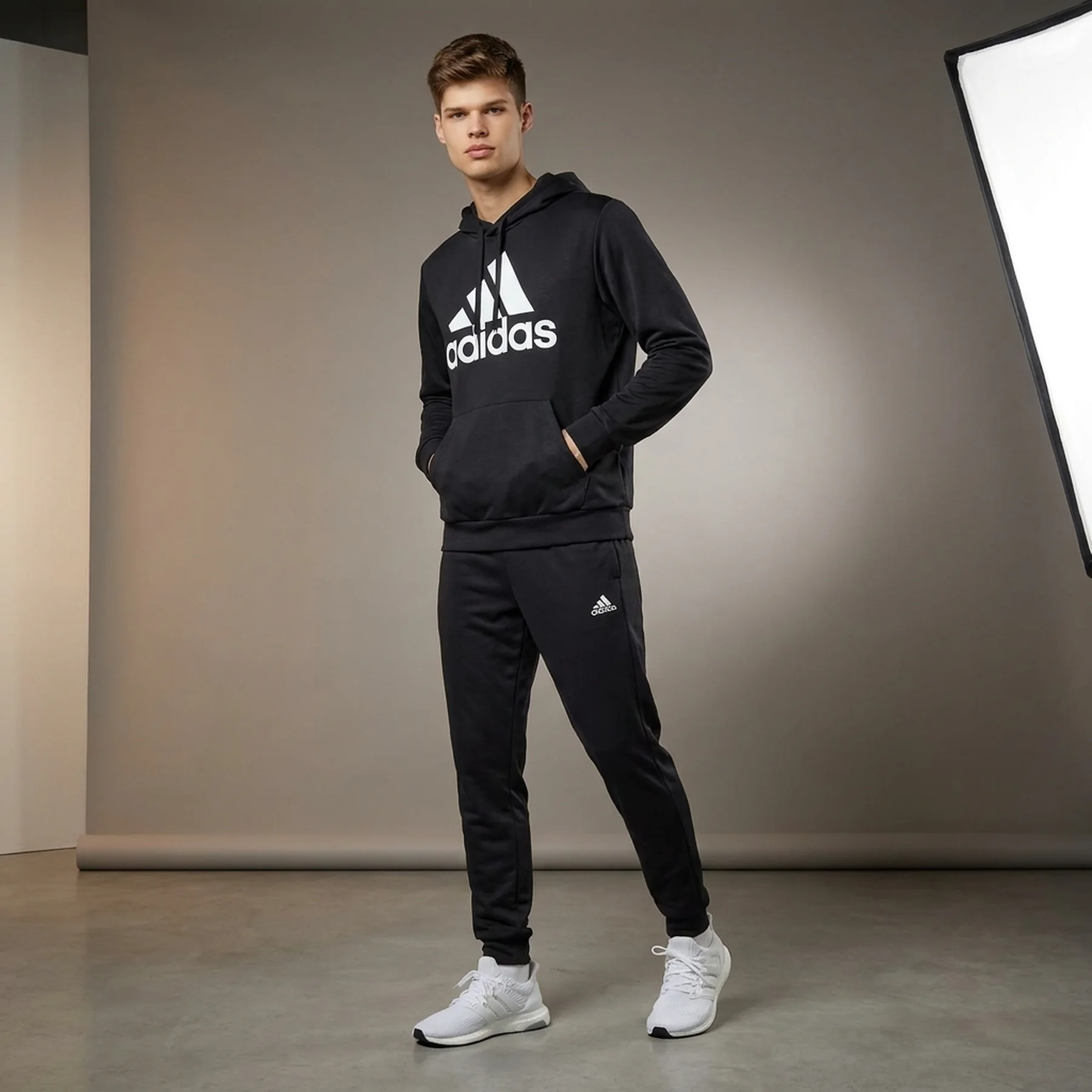 Спортивний костюм чоловічий Adidas M Ft Hd Ts (IP1610)