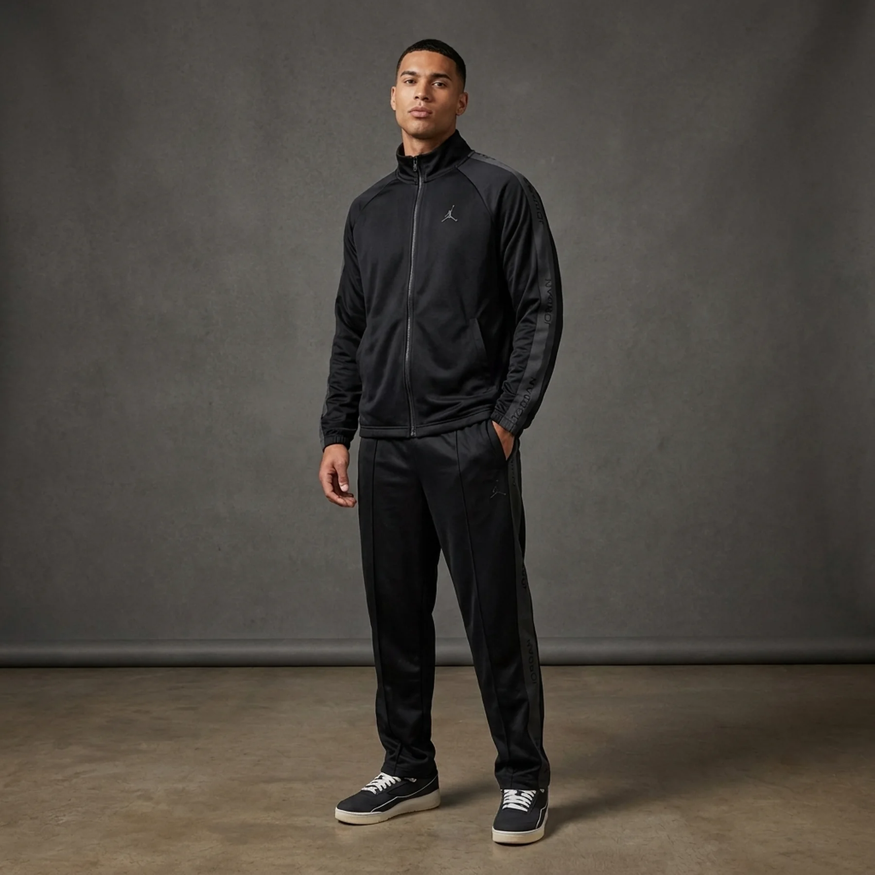 Спортивний костюм чоловічий Jordan Essentials Black (HF9339-010__HF9341-010)