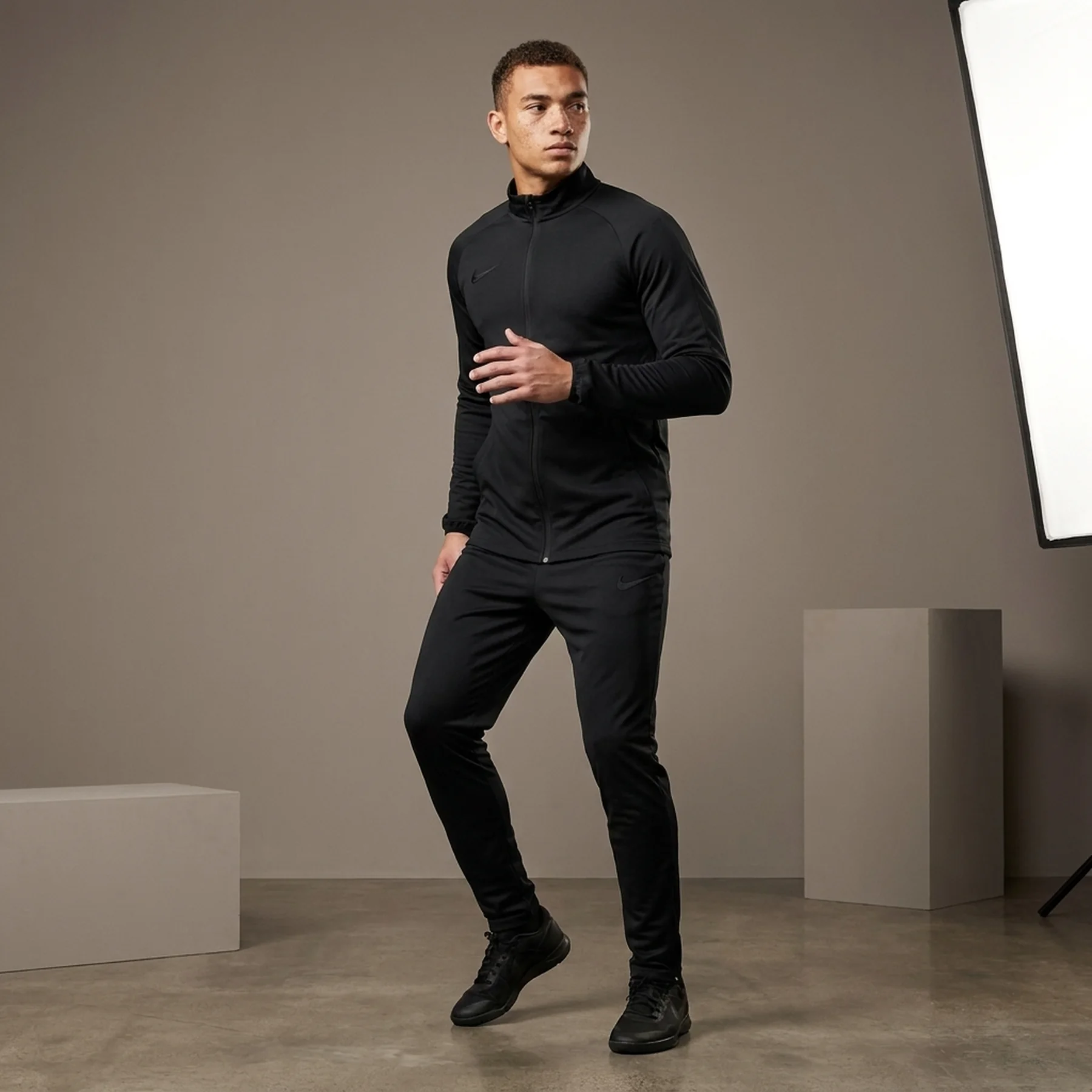 Спортивний костюм чоловічий Nike Dri-Fit Academy 21 (CW6131-011)