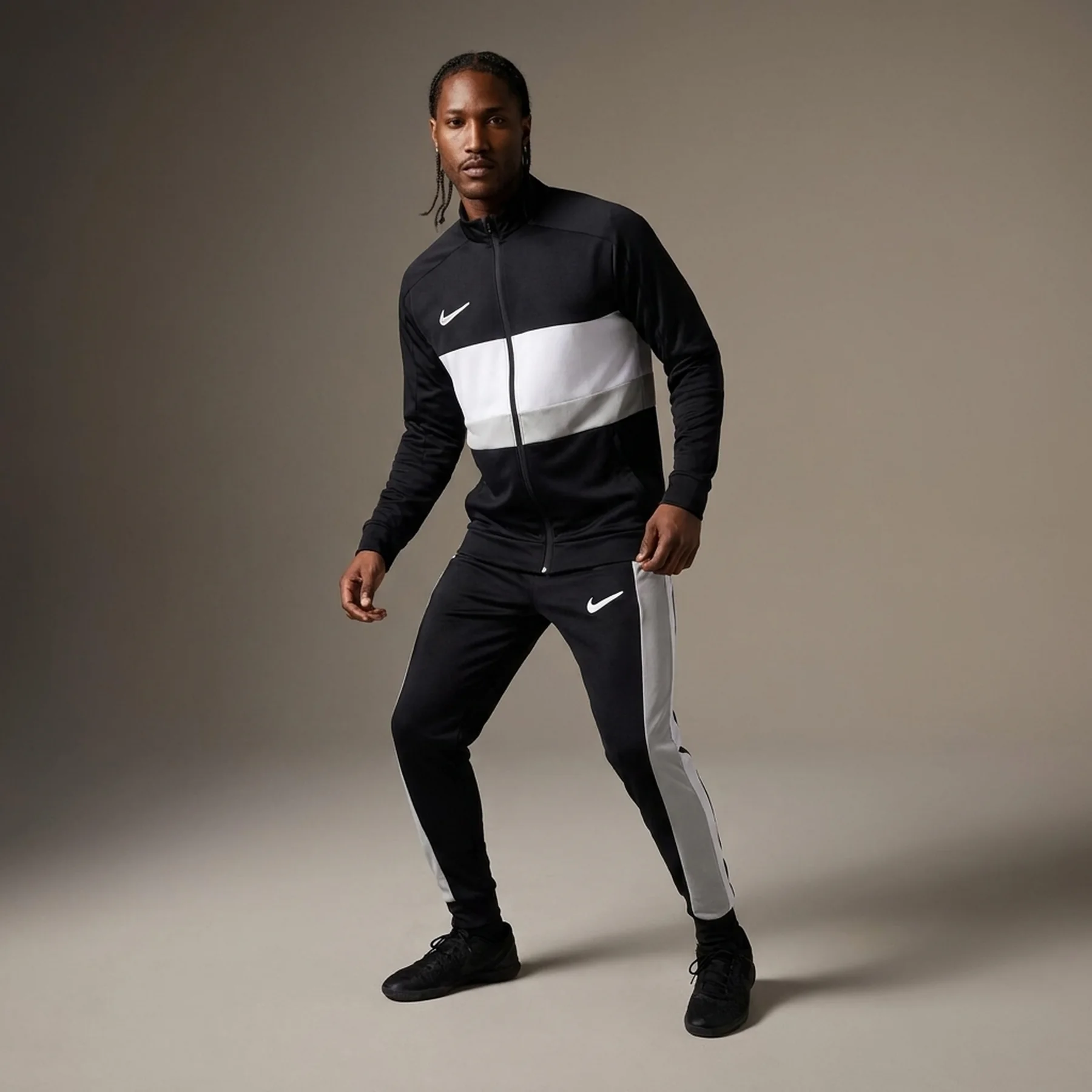 Спортивний костюм чоловічий Nike Dri-Fit Academy Black/White (FZ0381-010__FZ0383-010)