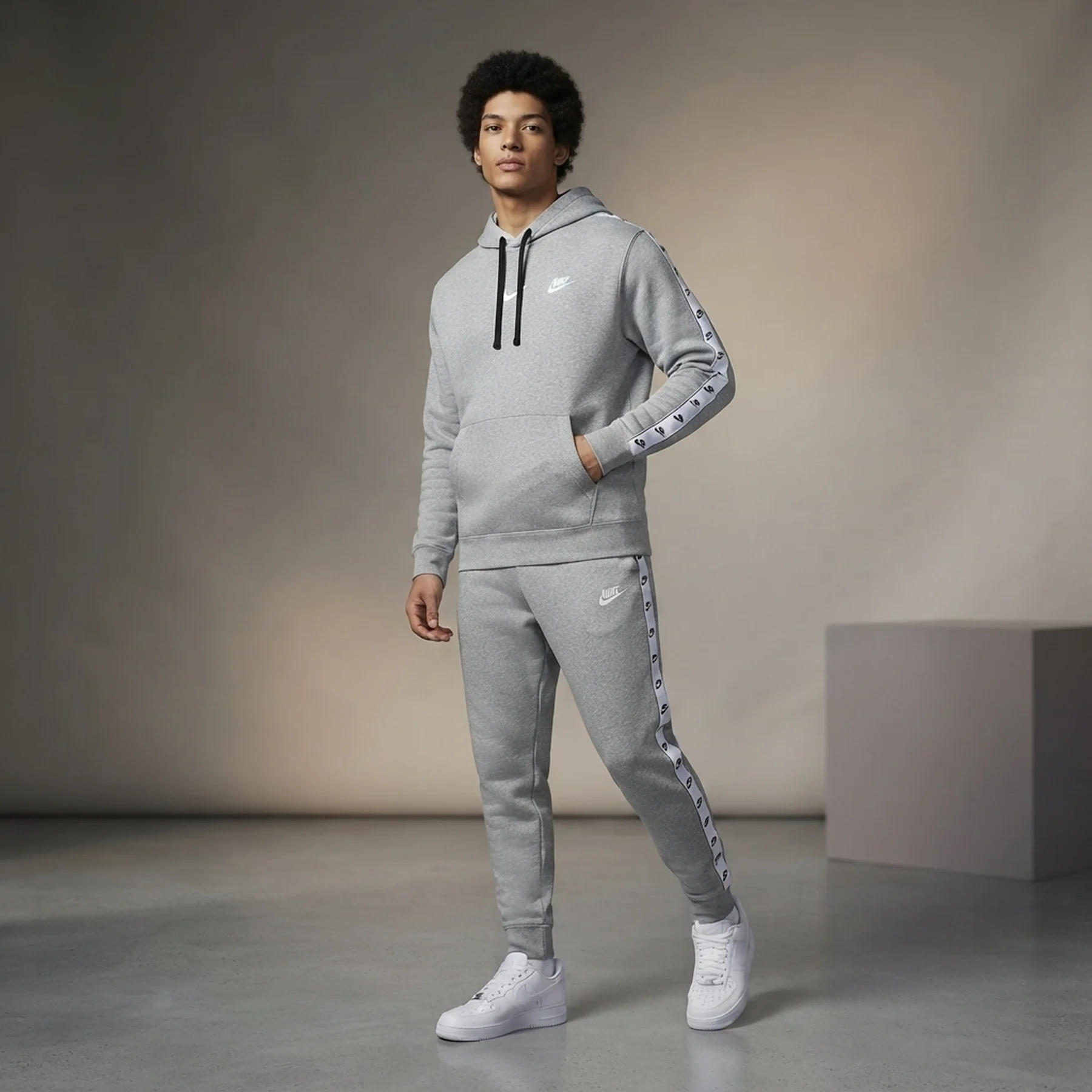 Спортивний костюм чоловічий Nike M Nk Club Flc Gx Hd Trk Suit (DM6838-063)