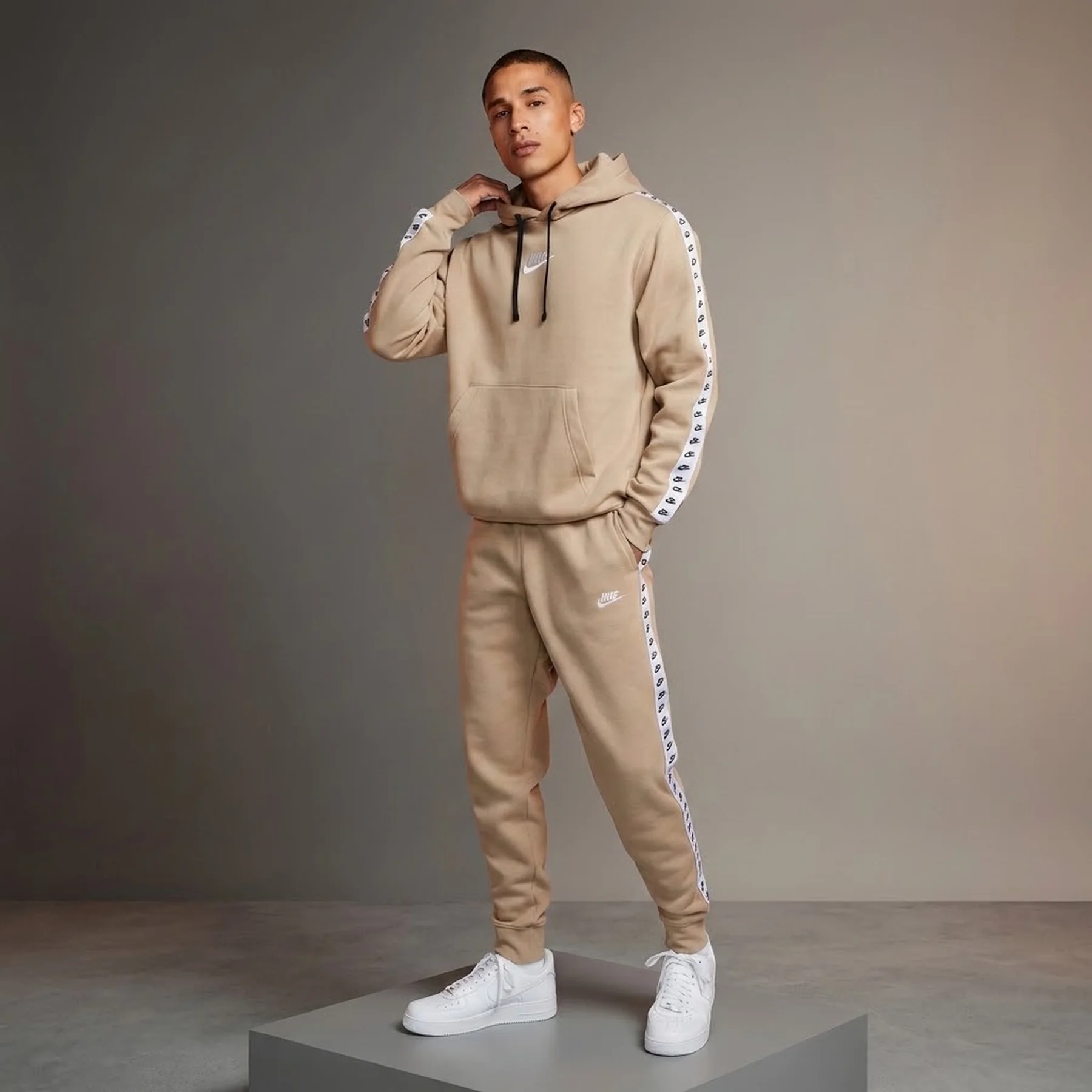 Спортивний костюм чоловічий Nike M Nk Club Flc Gx Hd Trk Suit (DM6838-247)