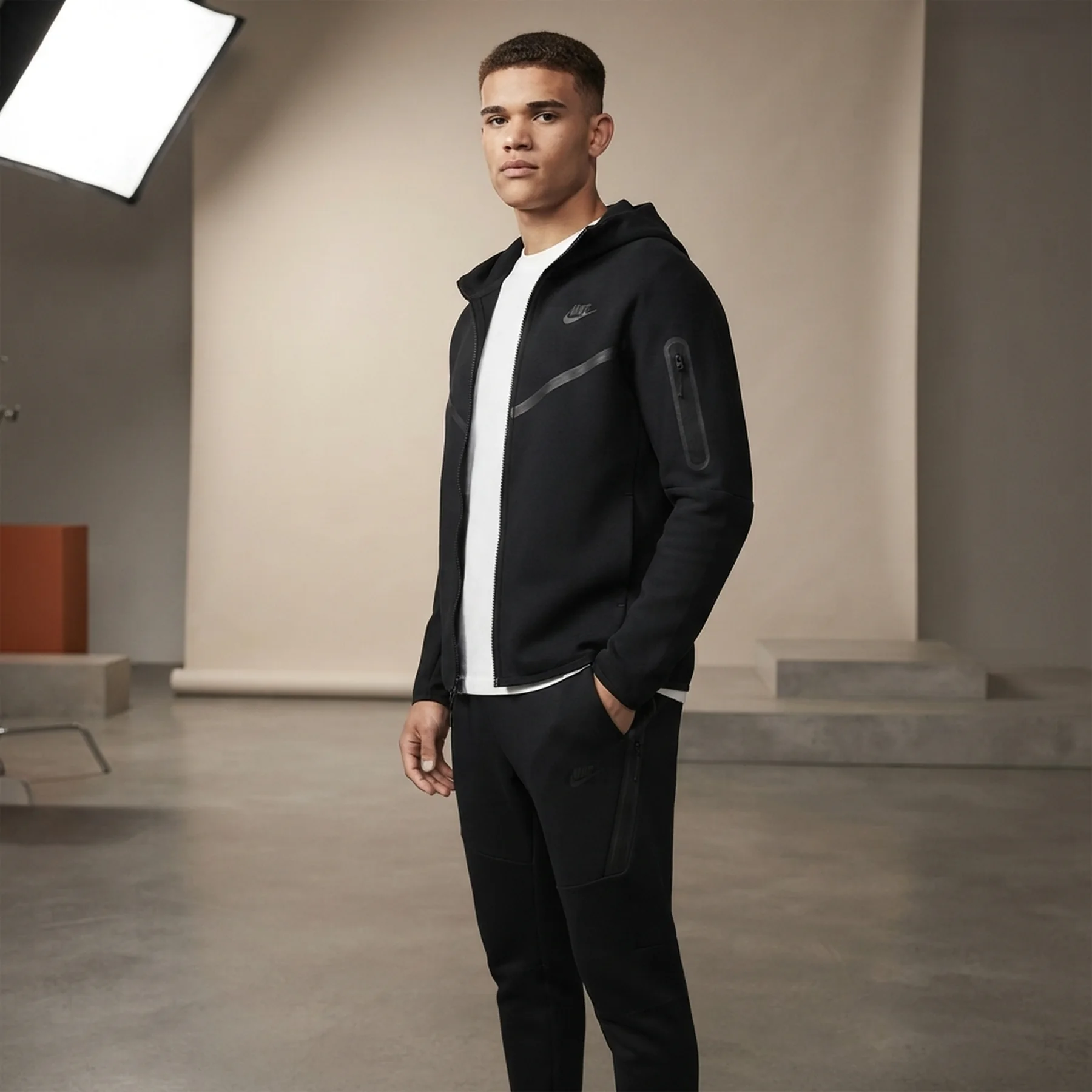Спортивний костюм чоловічий Nike Tch Flc Fz Wr Black (HV0949-010__HV0959-010)