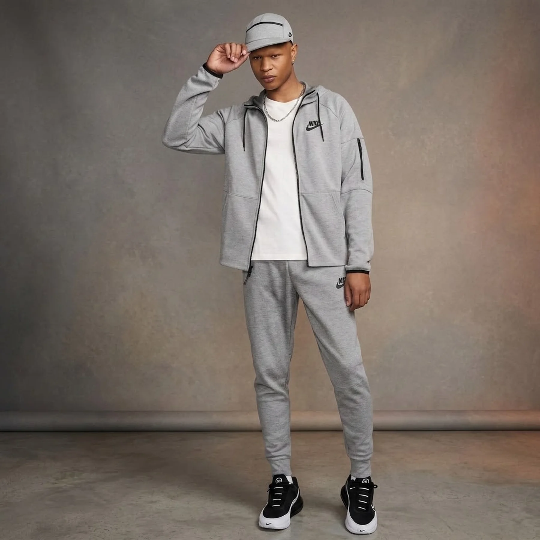 Спортивний костюм чоловічий Nike Tech Essentials Grey (DD5293-002__DD5284-002)