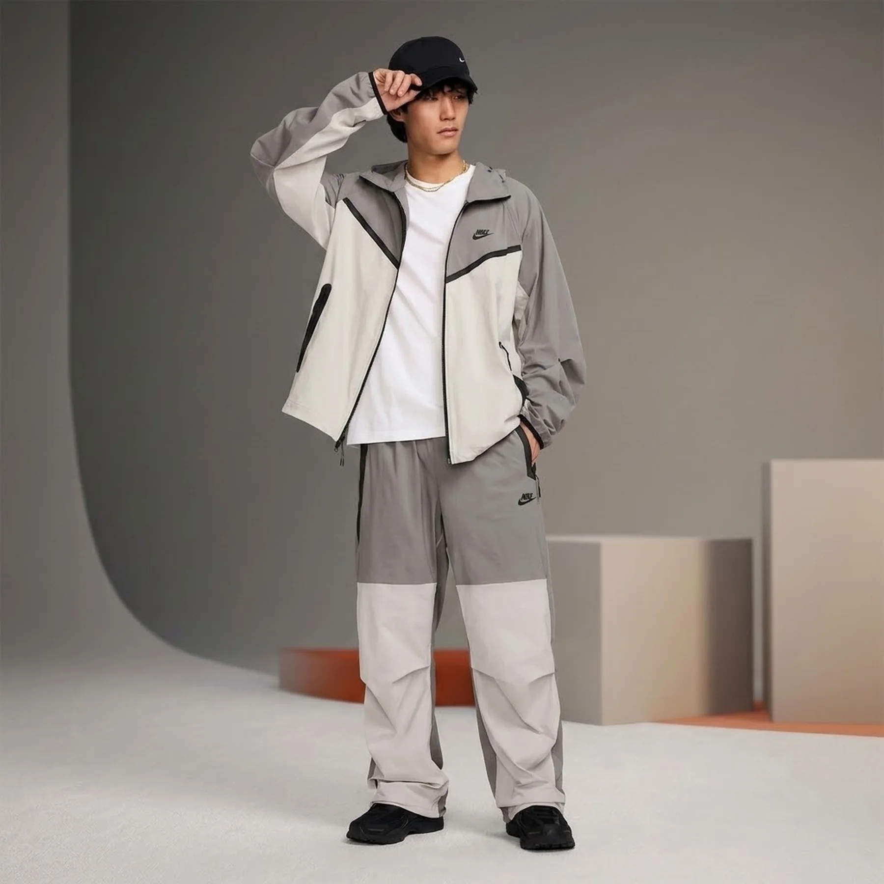 Спортивний костюм чоловічий Nike Tech Woven (HM7151-014__HM7158-014)