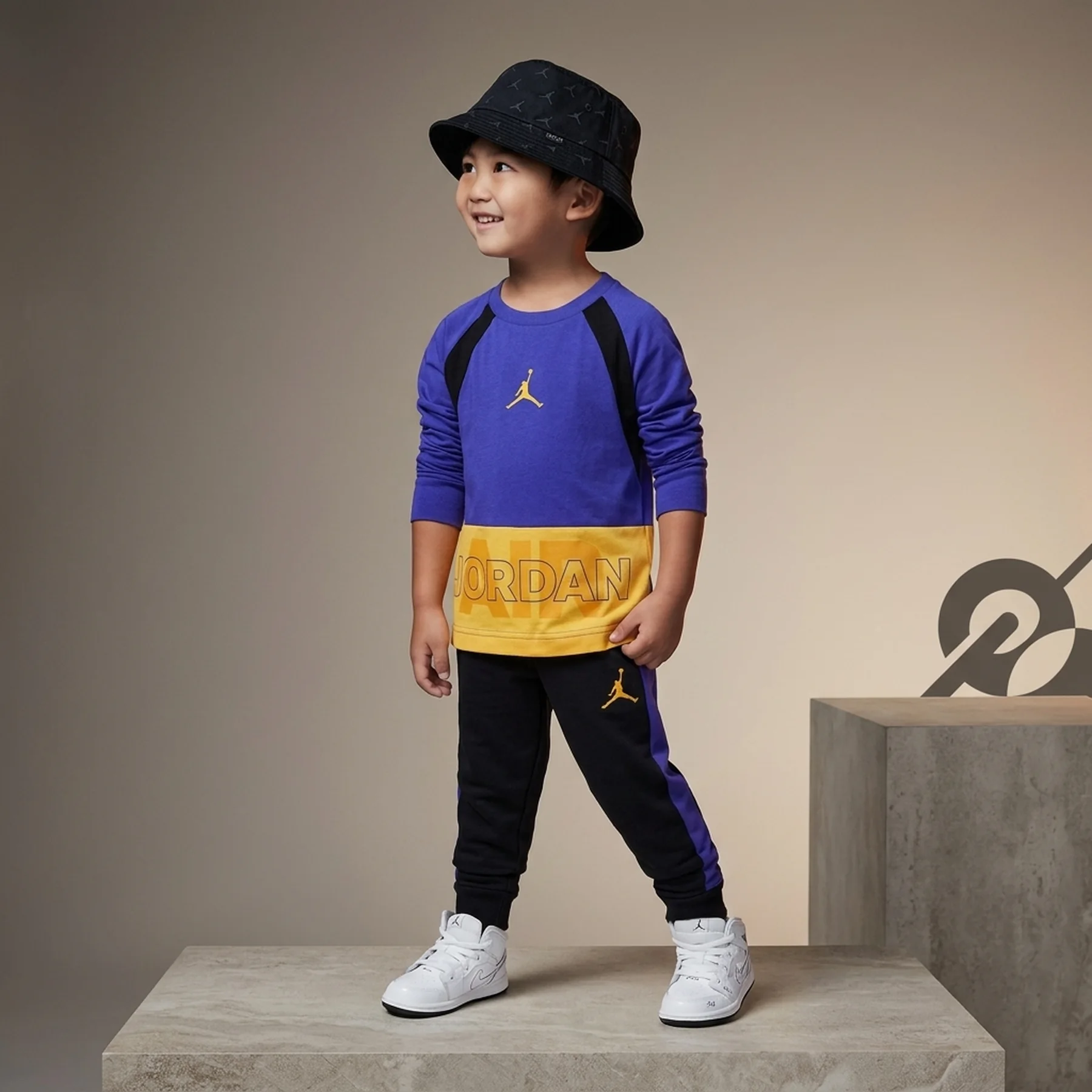 Спортивний костюм дитячий Jordan Baseline Raglan Crew Set Toddler Multi (75C053-023)