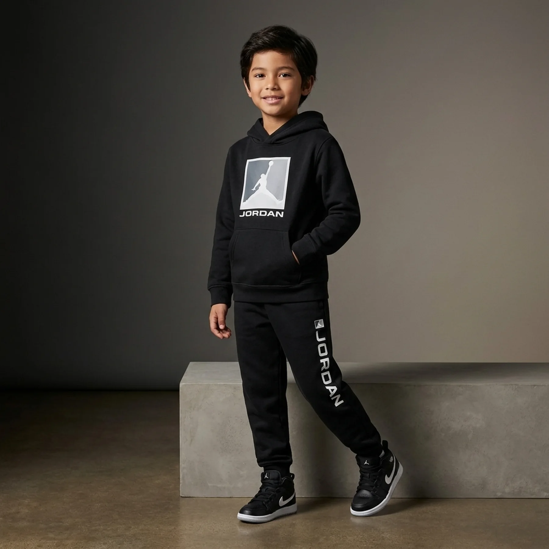 Спортивний костюм дитячий Jordan Essential Black (95F083-023__95F084-023)