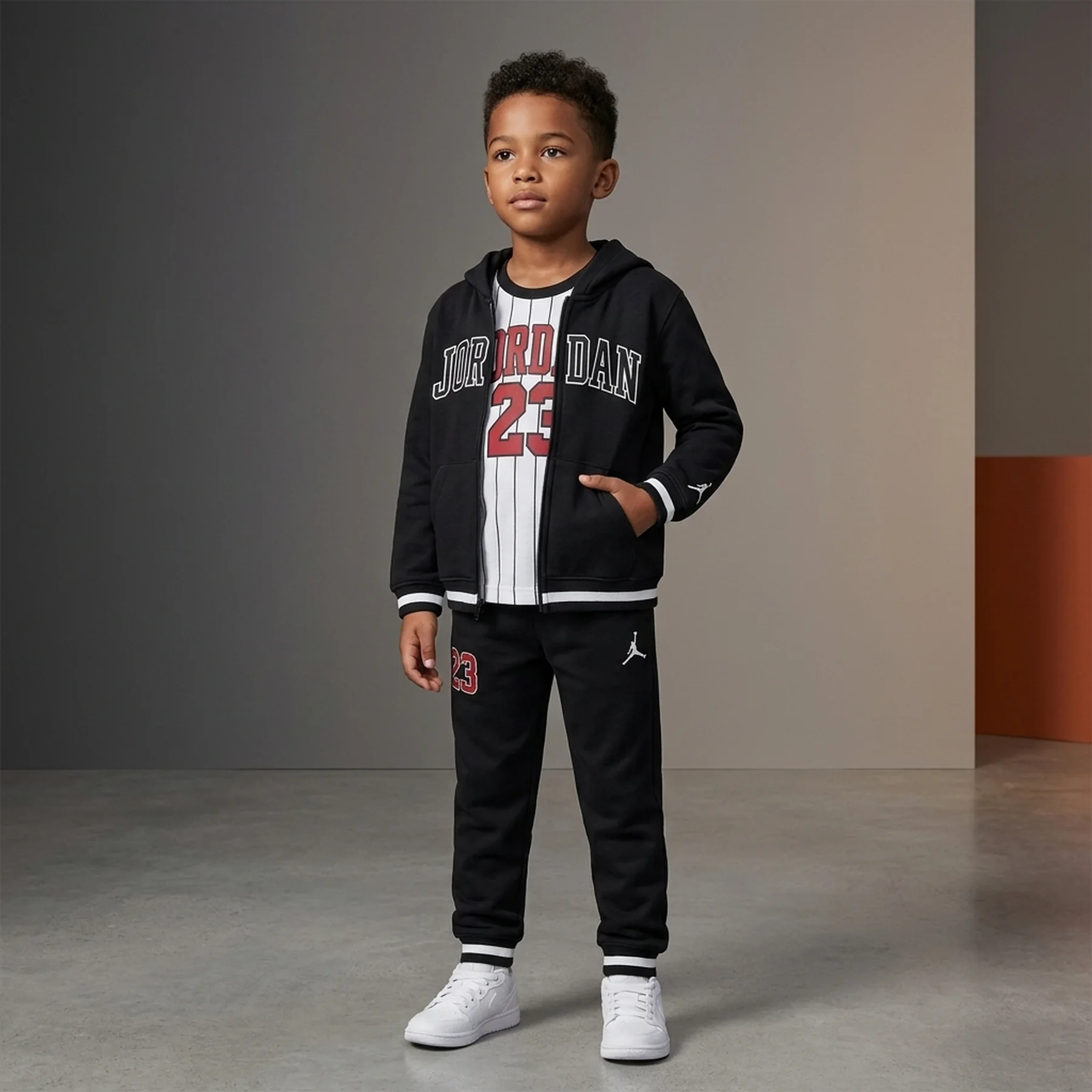Спортивний костюм дитячий Jordan Tracksuit Black/White (85F275-023)