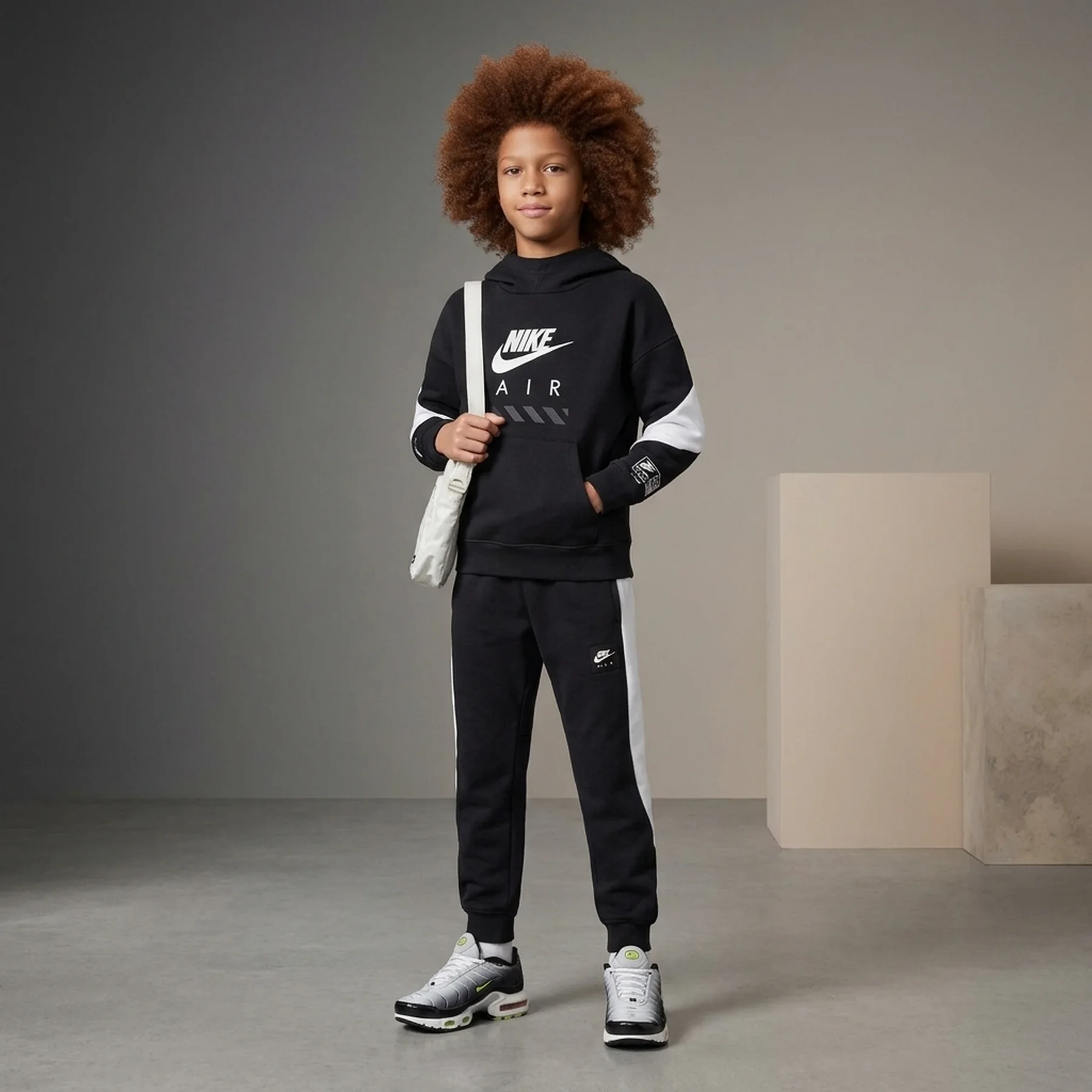 Спортивний костюм дитячий Nike Air Older Kids Fleece Black (HF8812-010__HF8811-010)