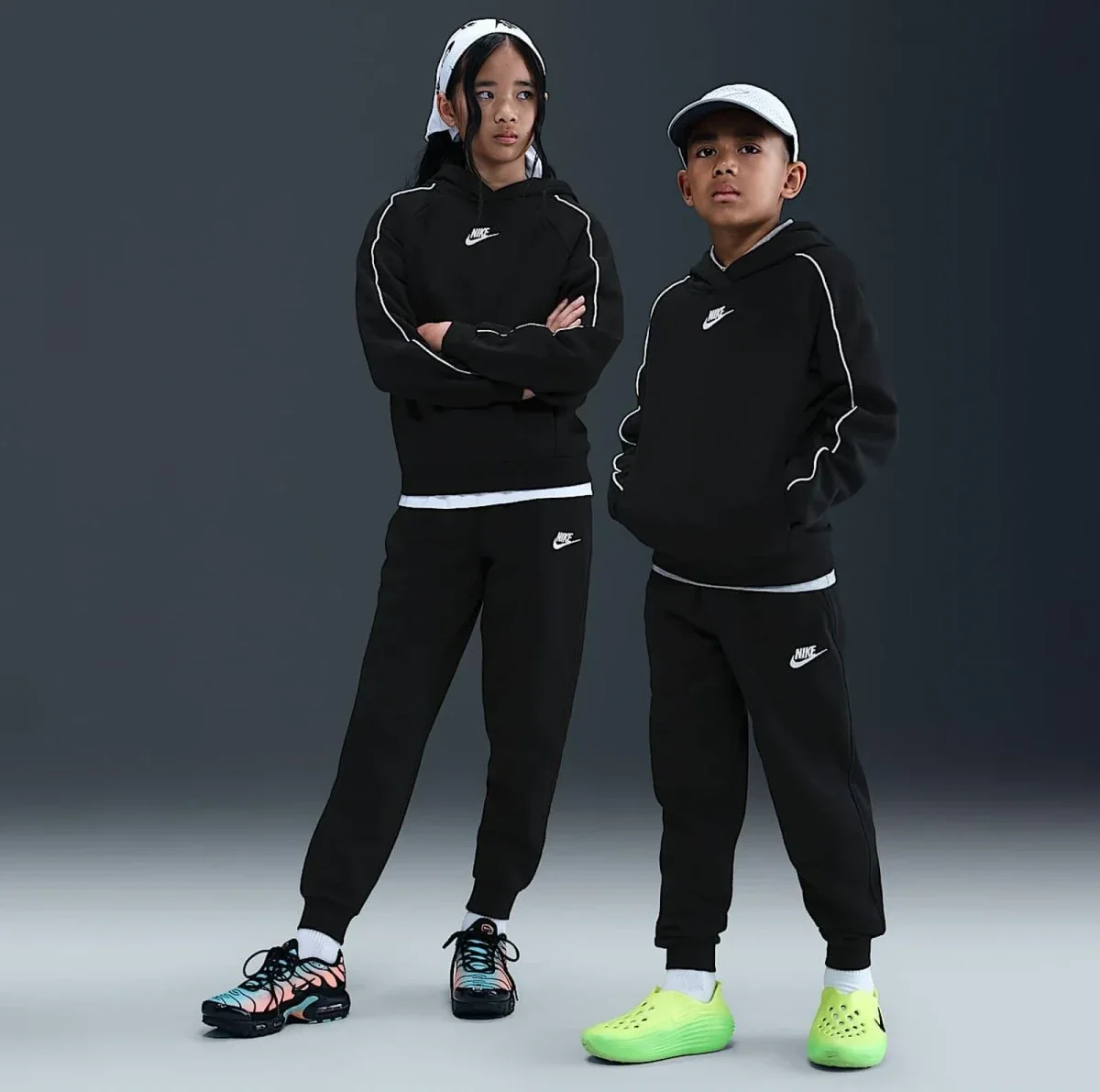 Спортивний костюм дитячий Nike Club Flc Hdy Black (HQ9318-010)