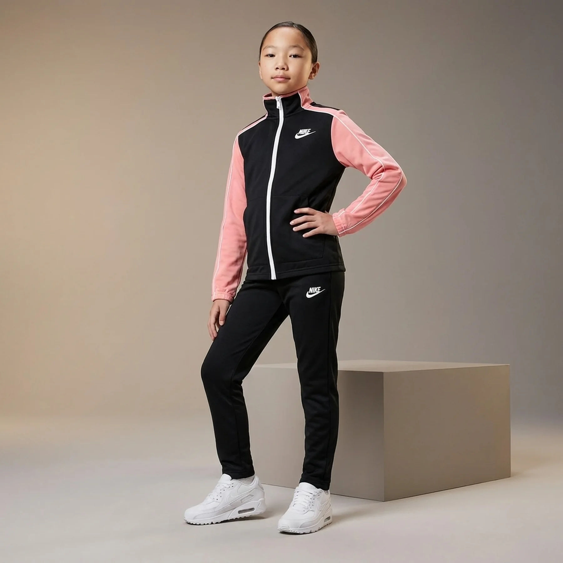 Спортивний костюм дитячий Nike Sportswear Black/Peach (DH9661-013)