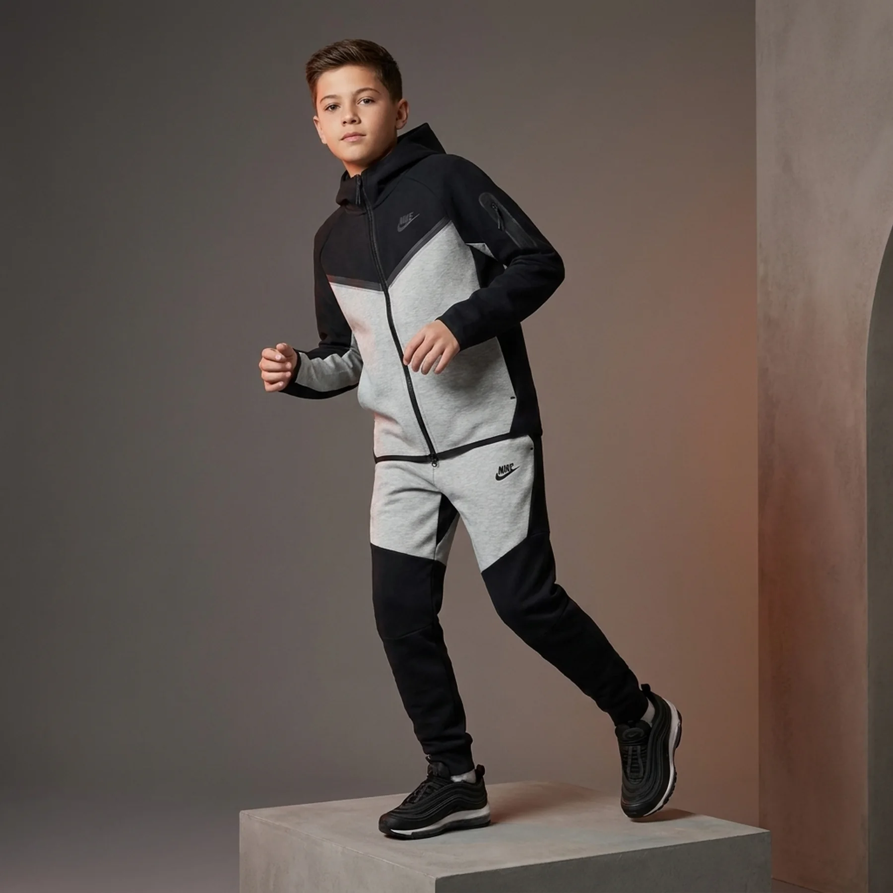 Спортивний костюм дитячий Nike Tech Fleece Black/Grey (HV0949-011__HV0959-011)