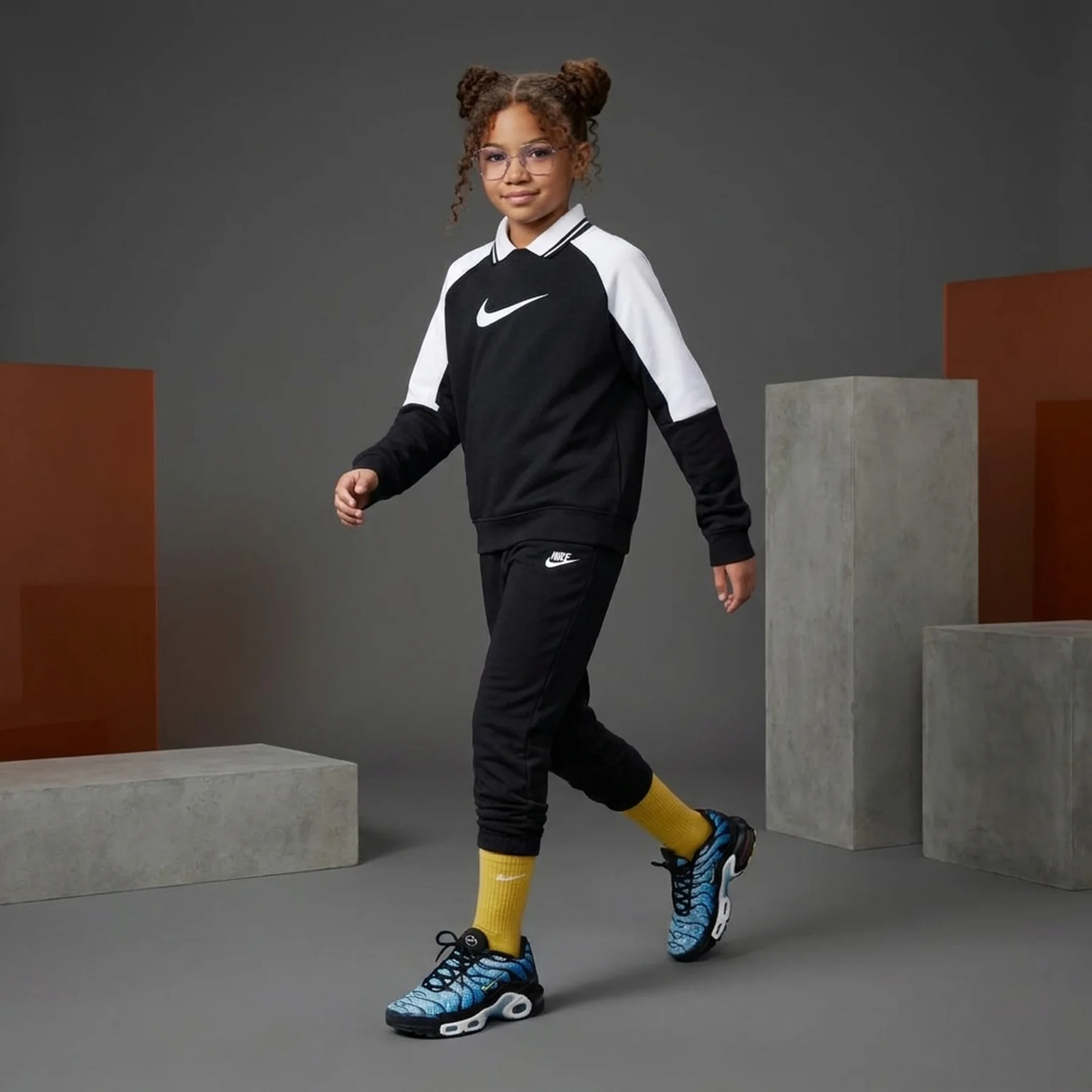 Спортивний костюм дитячий Nike Тracksuit Dri-Fit (HQ9317-010)