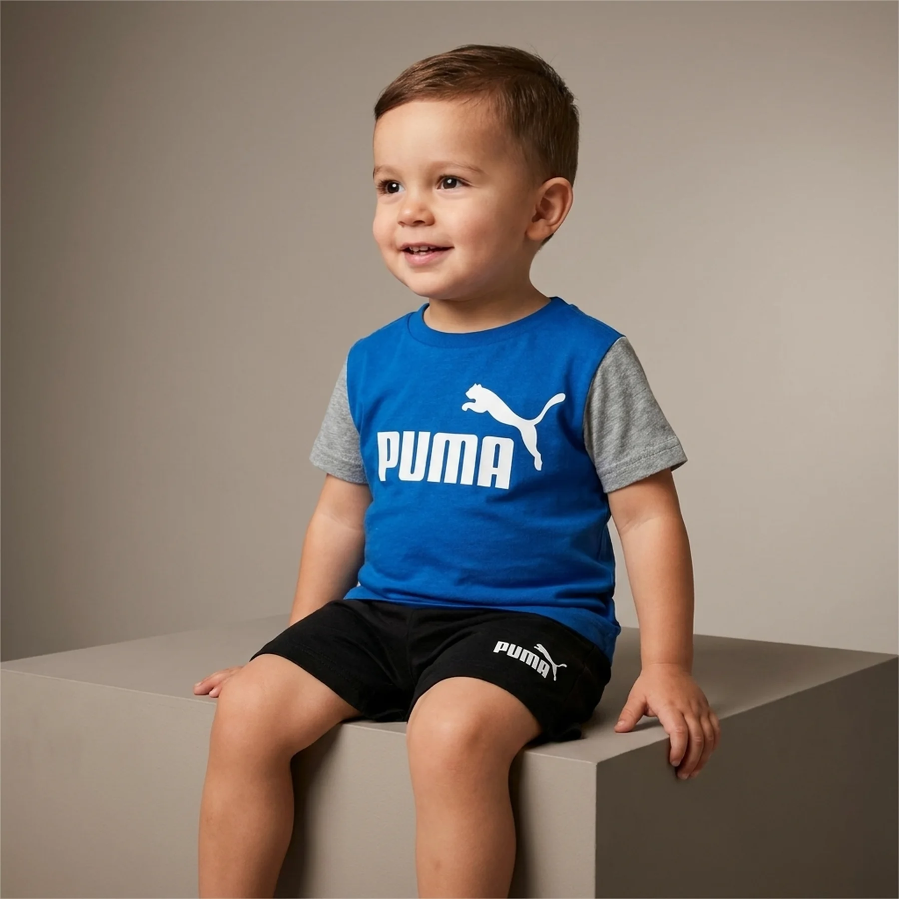 Спортивний костюм дитячий Puma Squad Toddlers' Minicats Set (680325-17)