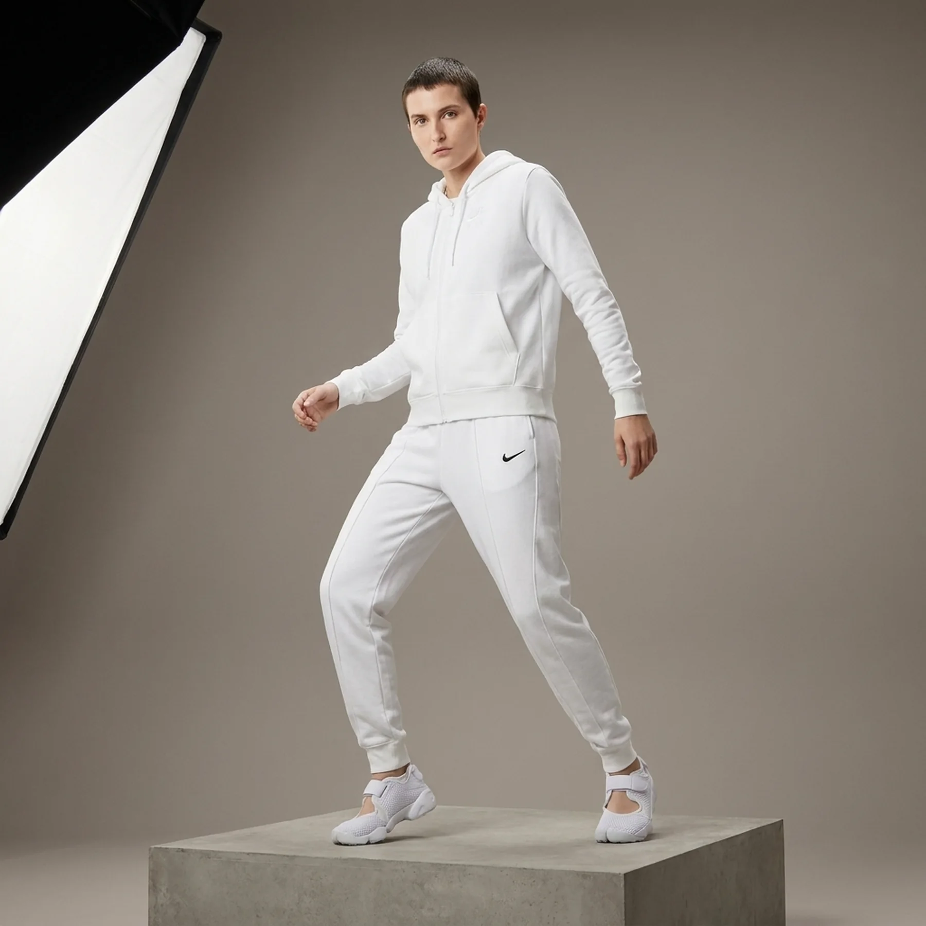 Спортивний костюм унісекс Nike Nsw Air Flc White (DV8046-121__DV8050-121)