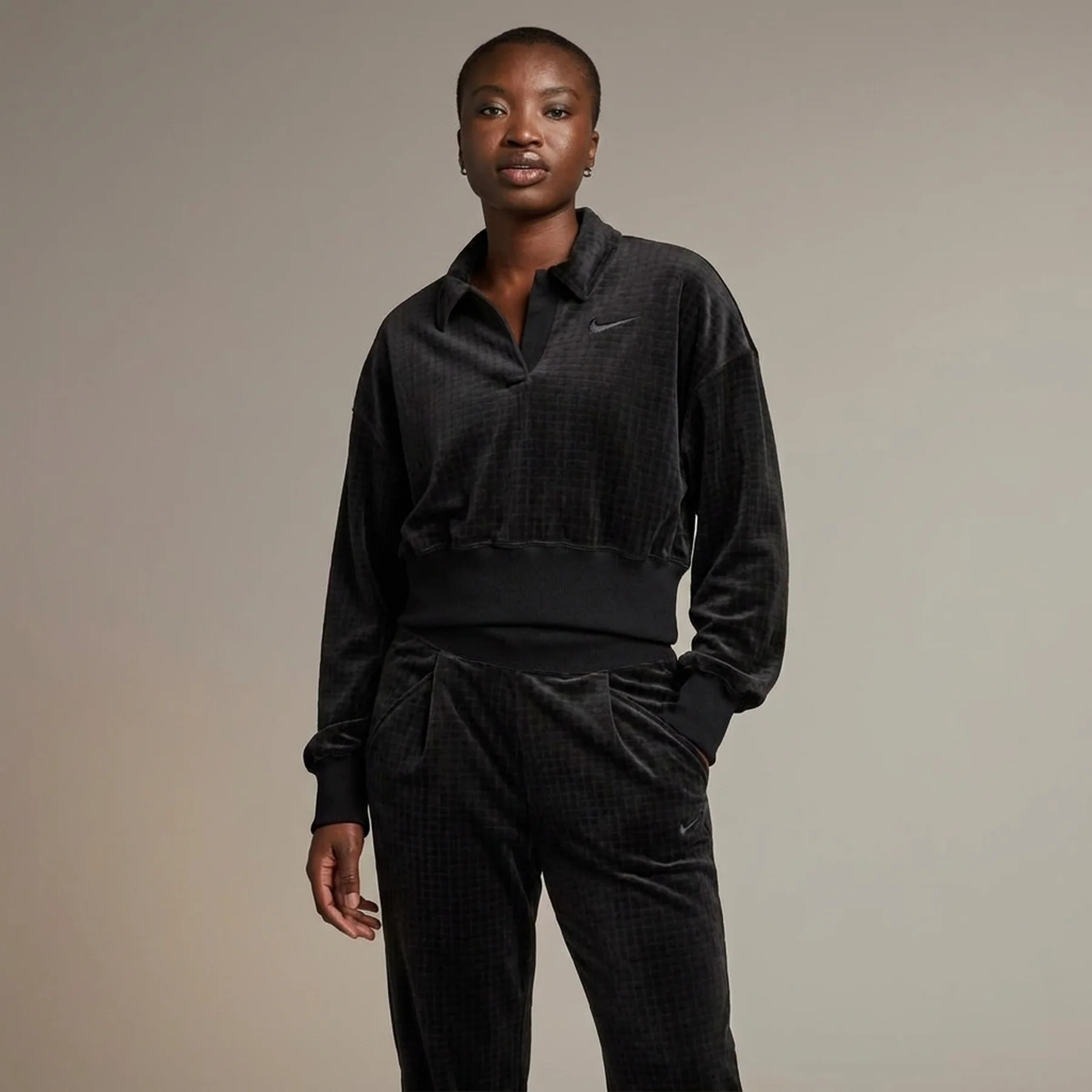 Футболка жіноча Nike Sportswear Black Dv7814-010 (DV7814-010)