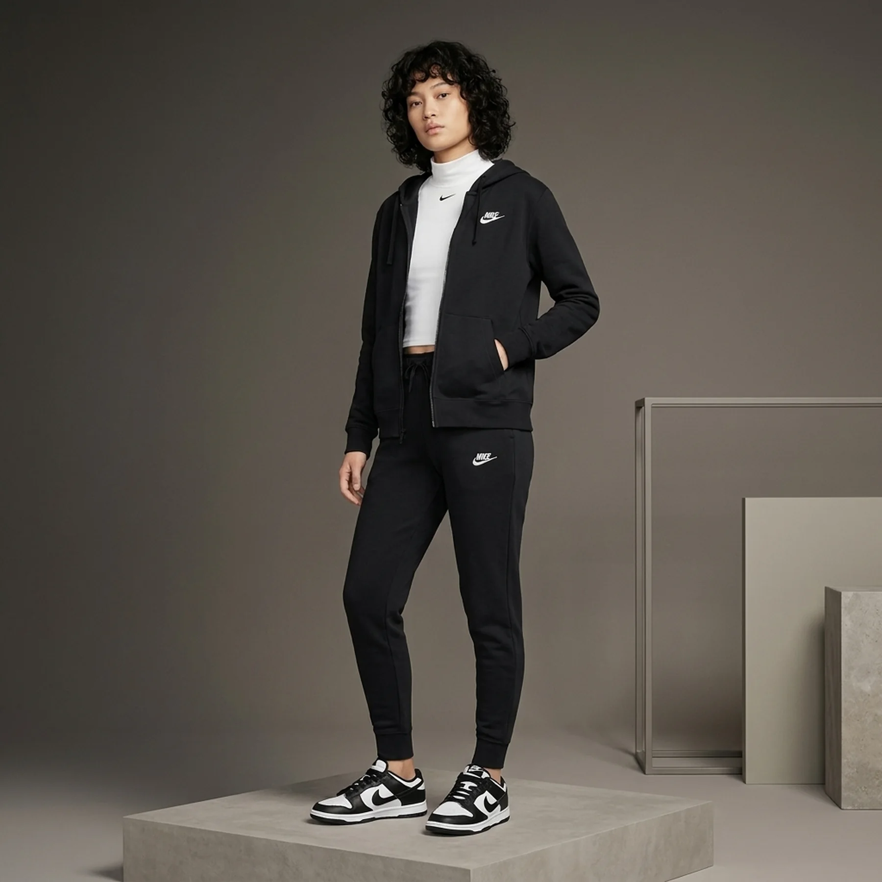 Спортивний костюм жіночий Nike Sportswear Tech Fleece Outfit Black (DQ5471-010__DQ5174-010)