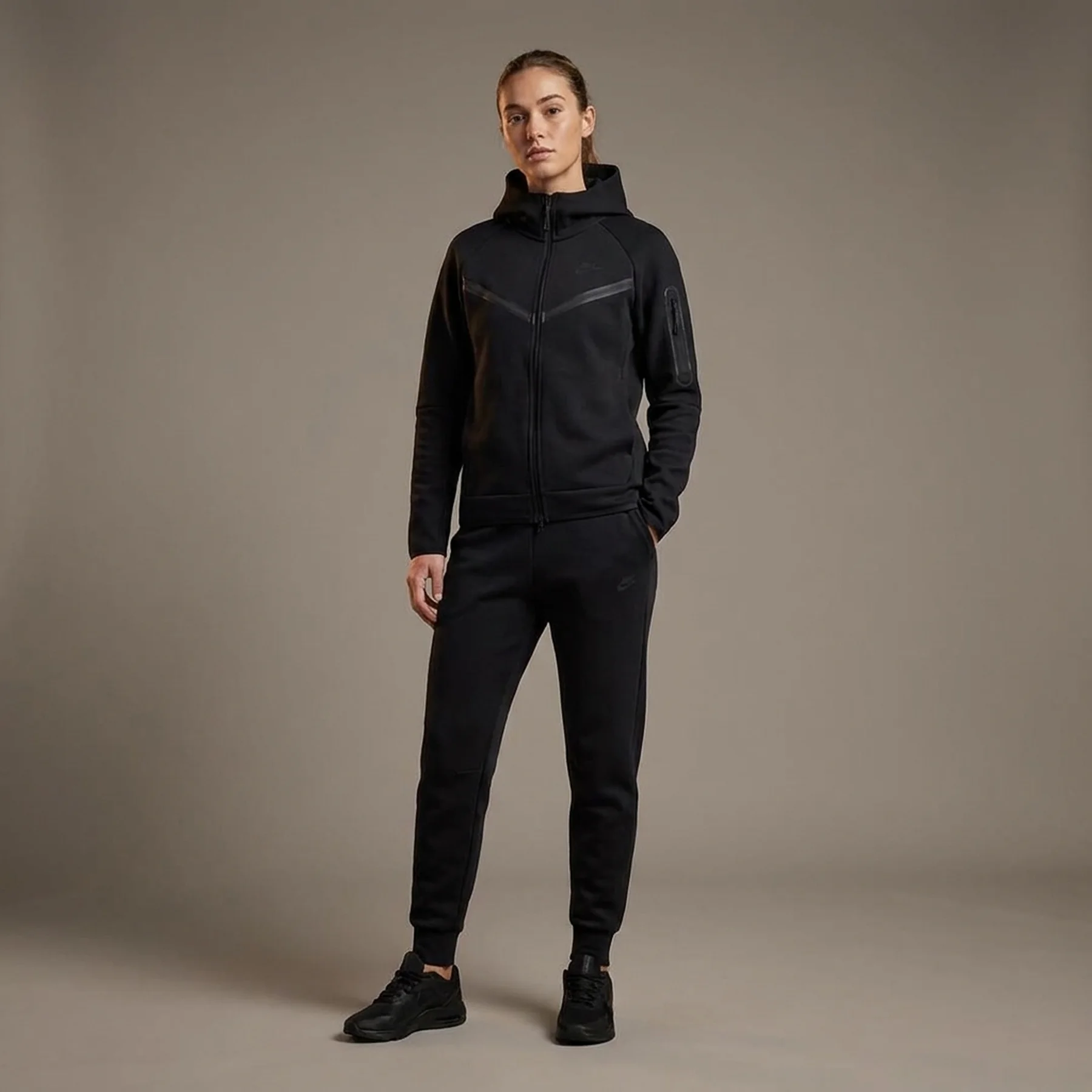Спортивний костюм жіночий Nike Tech Fleece Black (HV6747-010__HV6779-010)