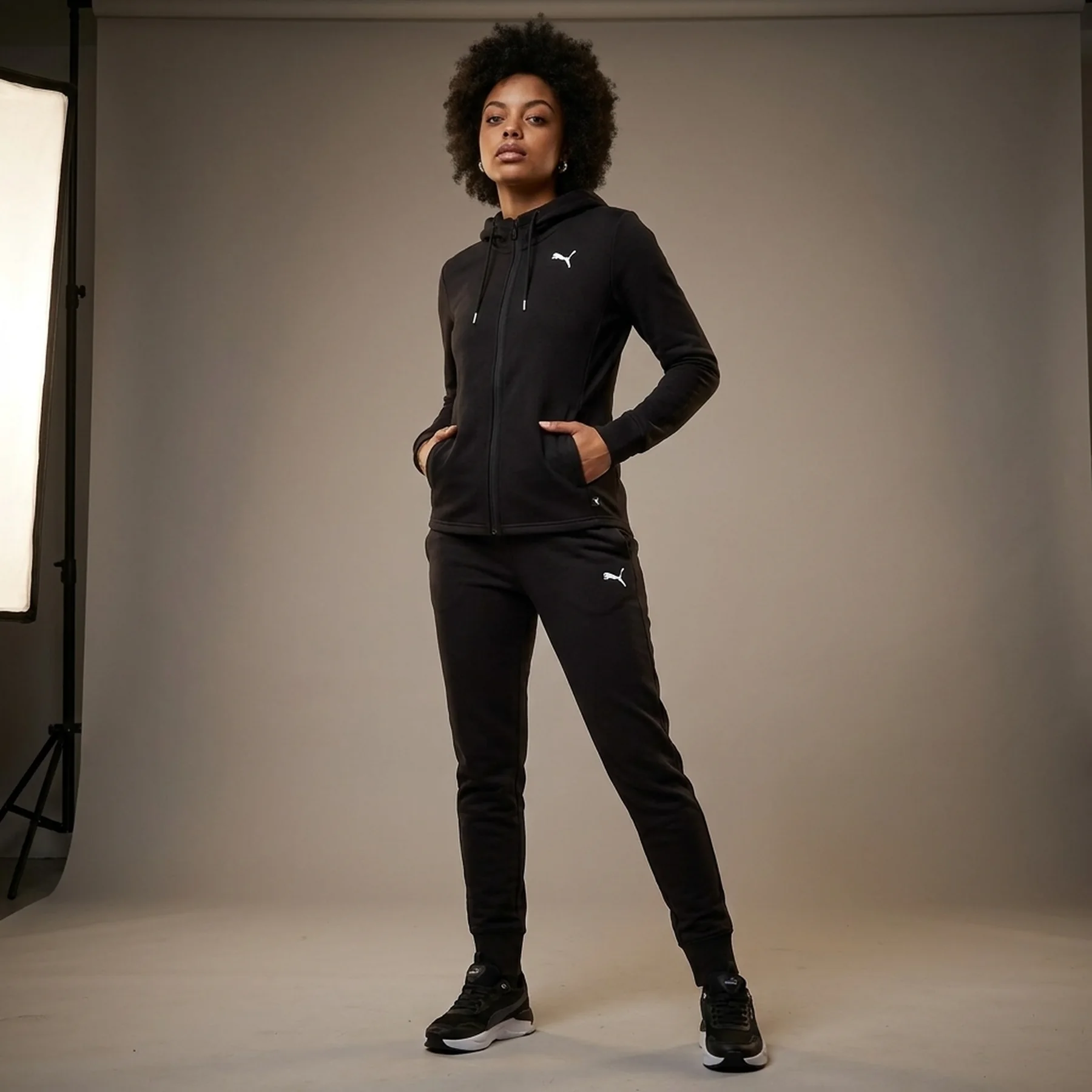 Спортивний костюм жіночий Puma Classics Hooded Fl Blac (622637-01)