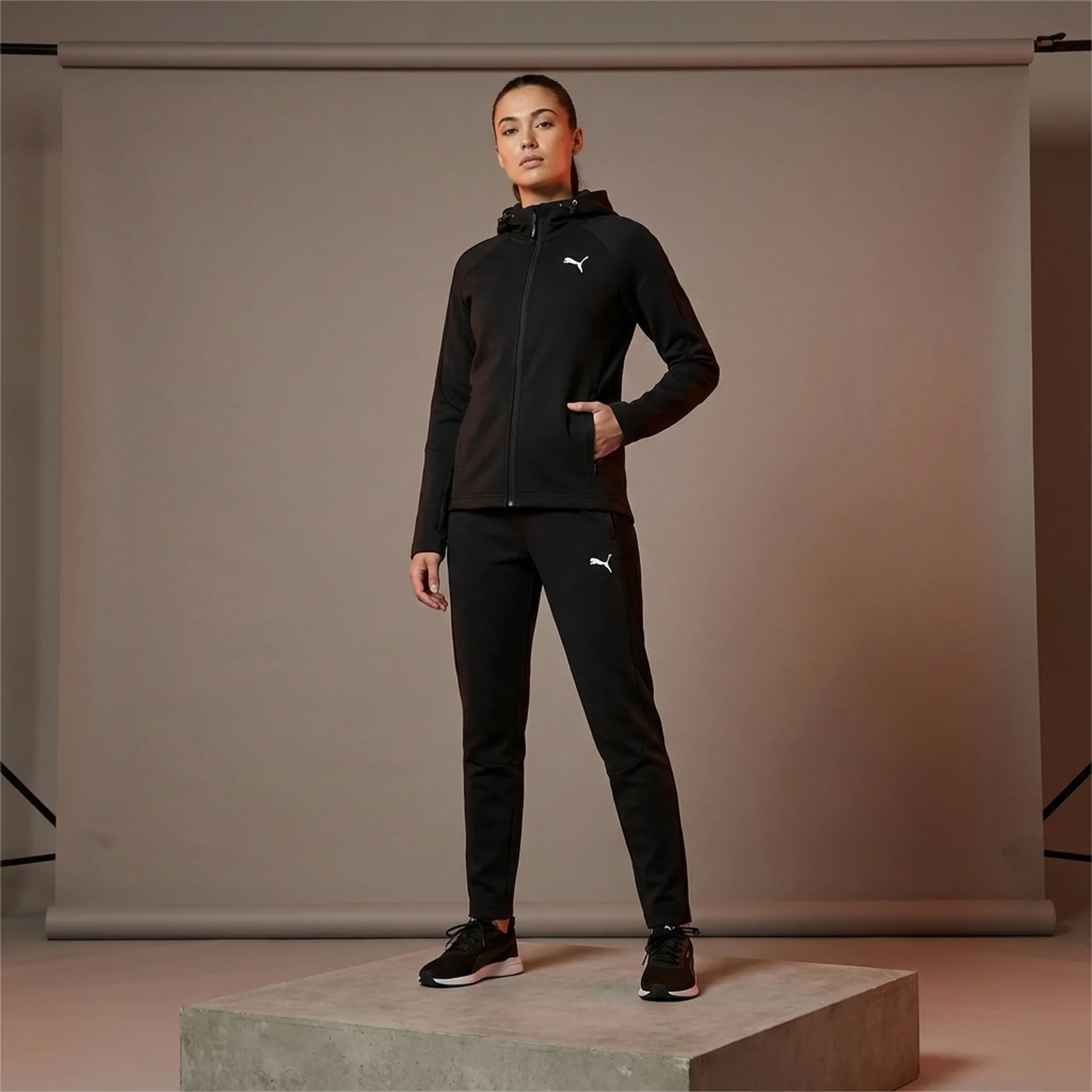 Спортивний костюм жіночий Puma Evostripe Black (681670-01__681672-01)