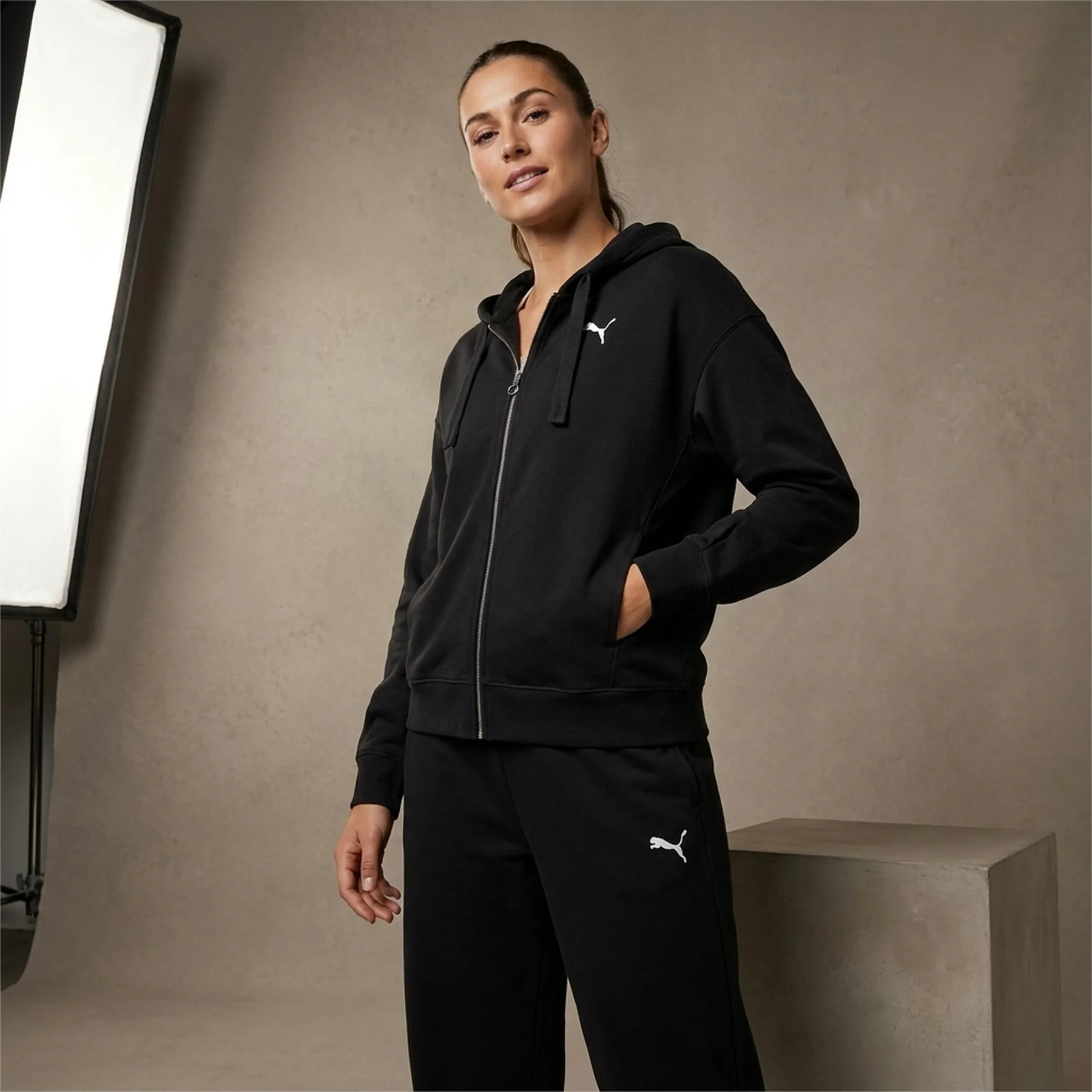 Спортивний костюм жіночий Puma Her Full-Zip Hoodie Tr High Waist Pants Black (676003-01__676006-01)