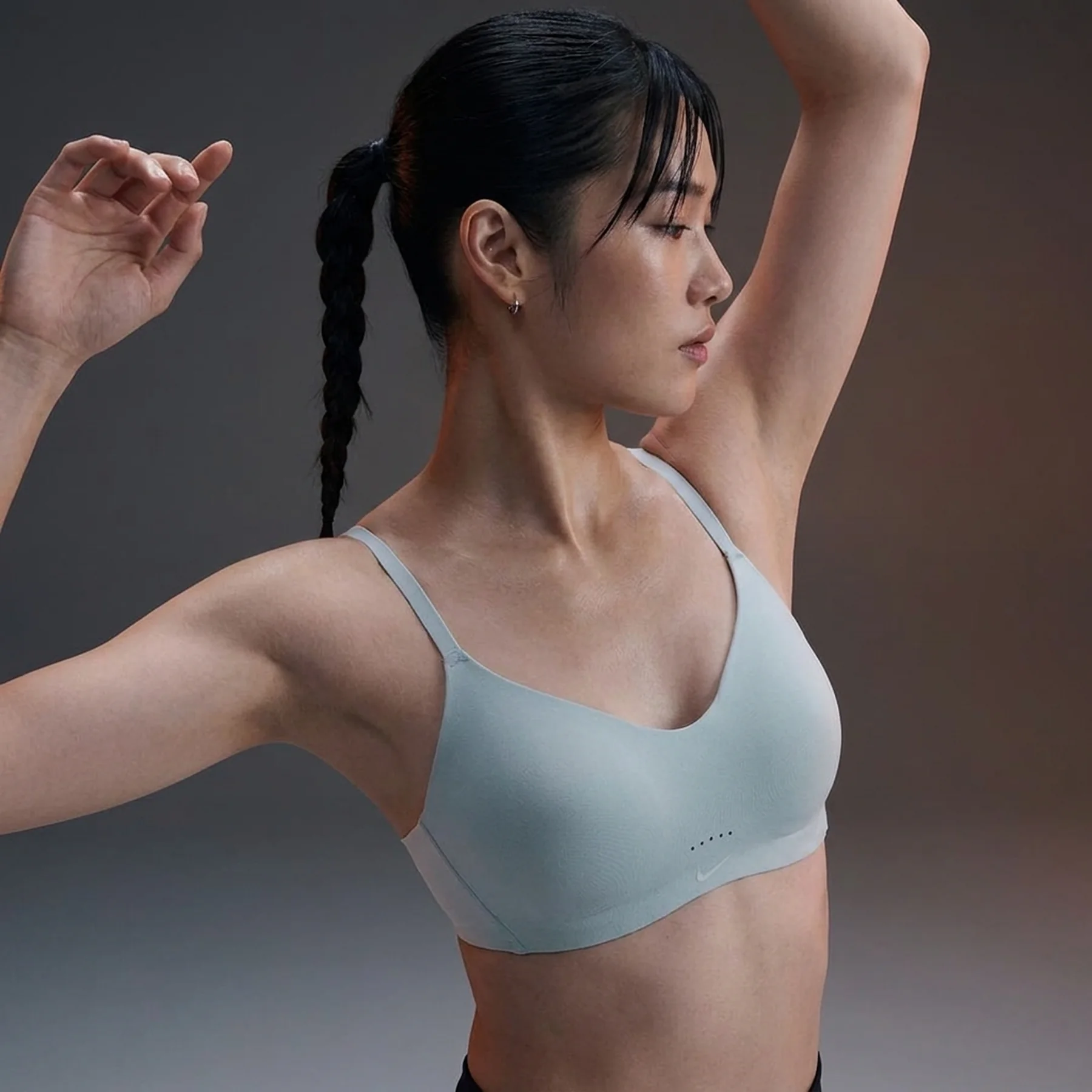 Спортивний топ жіночий Nike Alate Minimalist Light Blue (FQ3550-440)