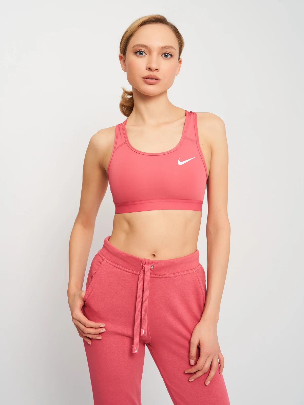 Спортивний топ жіночий Nike Swoosh Band Bra Non Pad (BV3900-010)