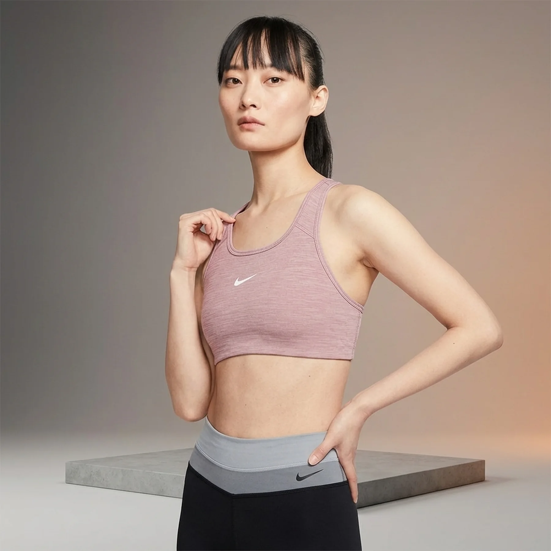 Спортивний топ жіночий Nike Swoosh Bra Pad Beige (BV3636-631)