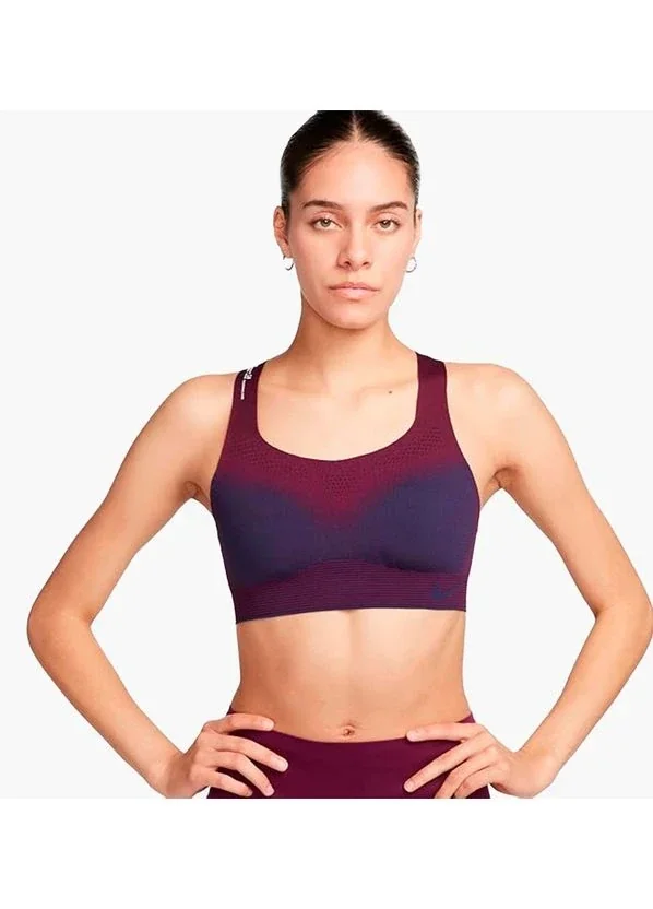 Спортивний топ жіночий Nike Swoosh Flyknit (DQ5119-610)