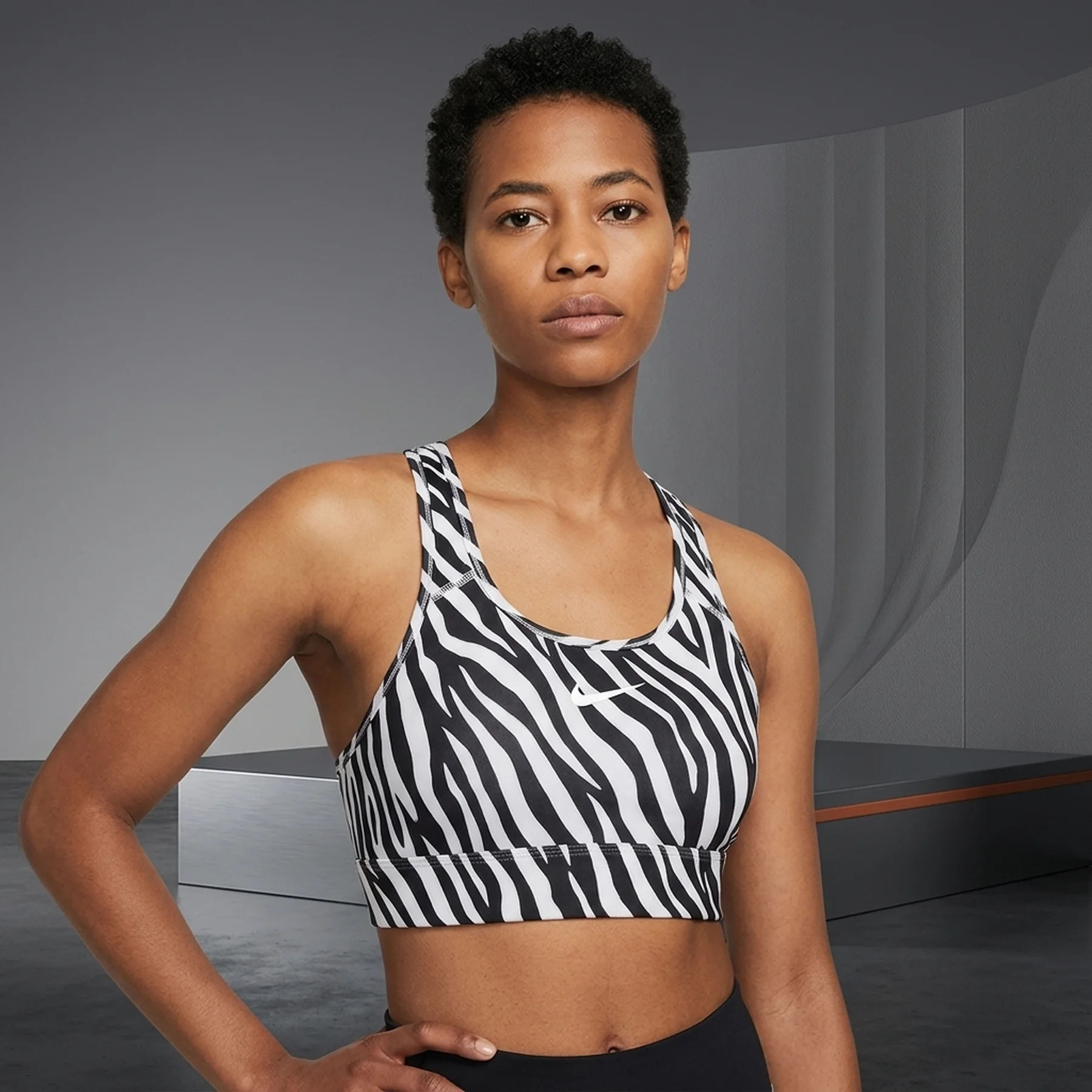 Спортивний топ жіночий Nike Swoosh Iconclash Bra Sp21 (CZ7208-010)