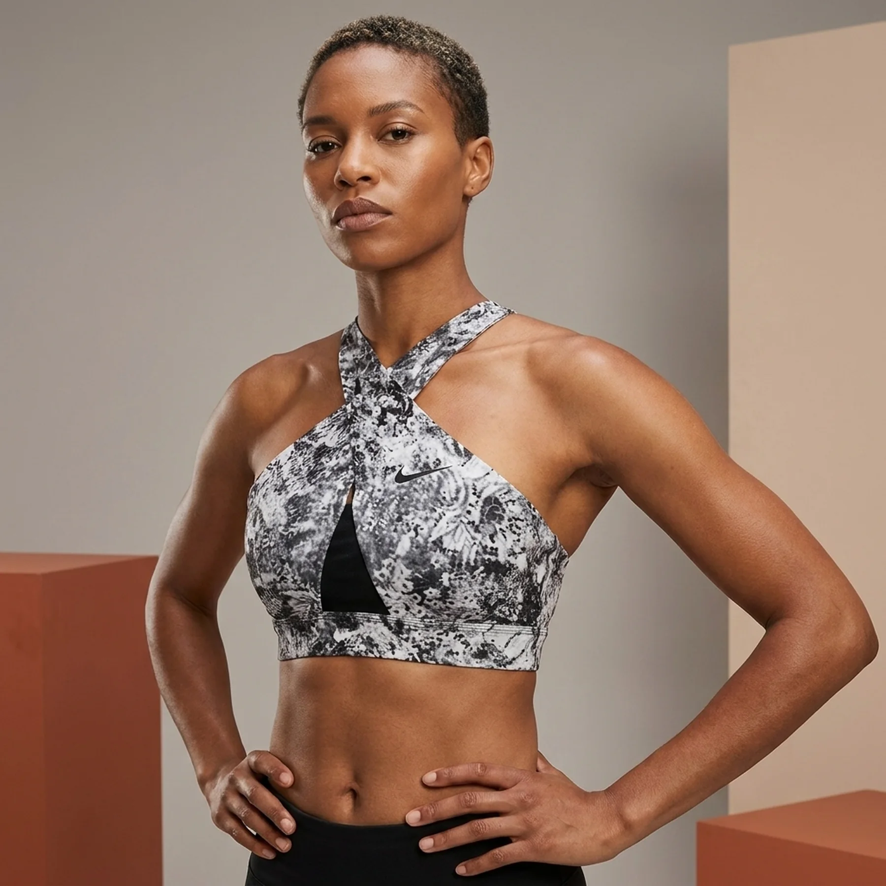 Спортивний топ жіночий Nike W Nk Df Swsh Wrap Bra Aop (DX1778-010)
