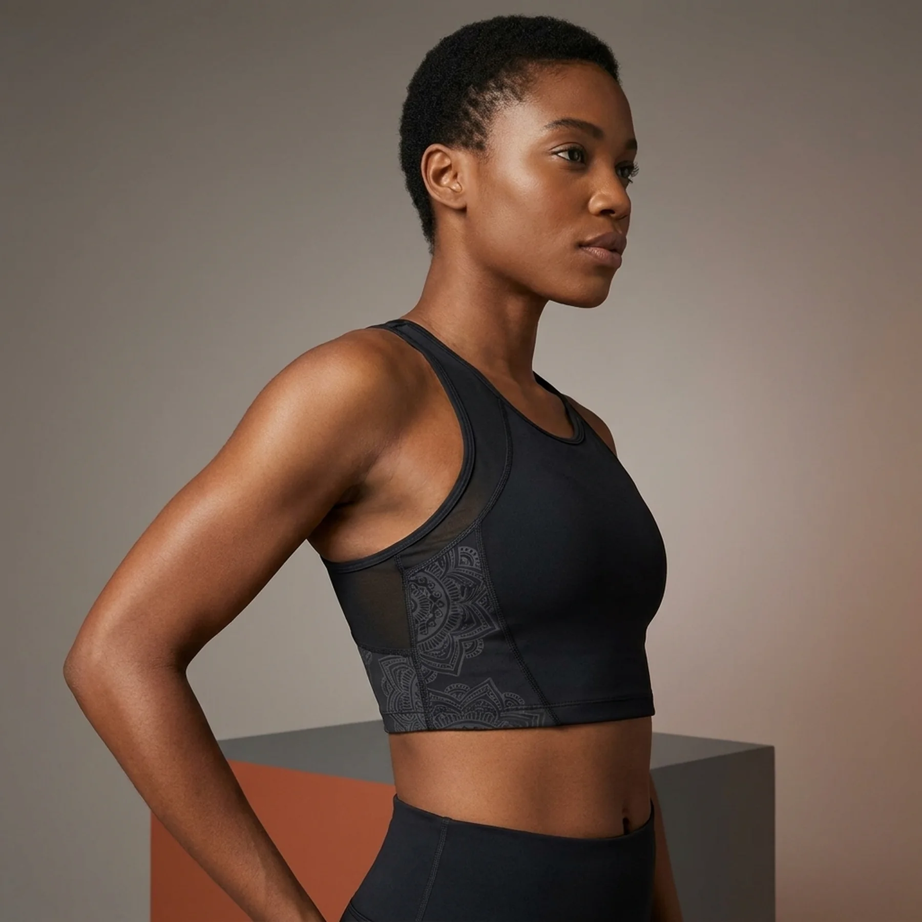 Спортивний топ жіночий Nike W Ny Df Luxe Crop Tanv Black (DV9171-010)