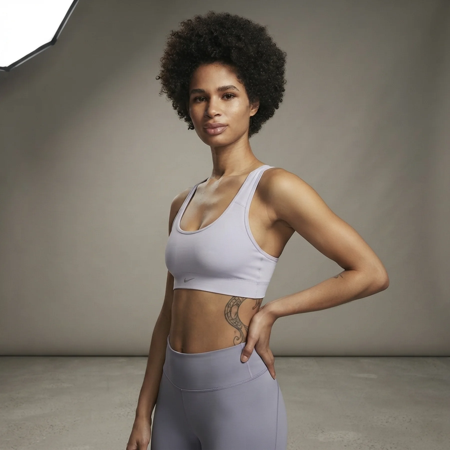 Спортивний топ жіночий Nike Women's Light-Support Non-Padded Sports Bra (DX0027-536)
