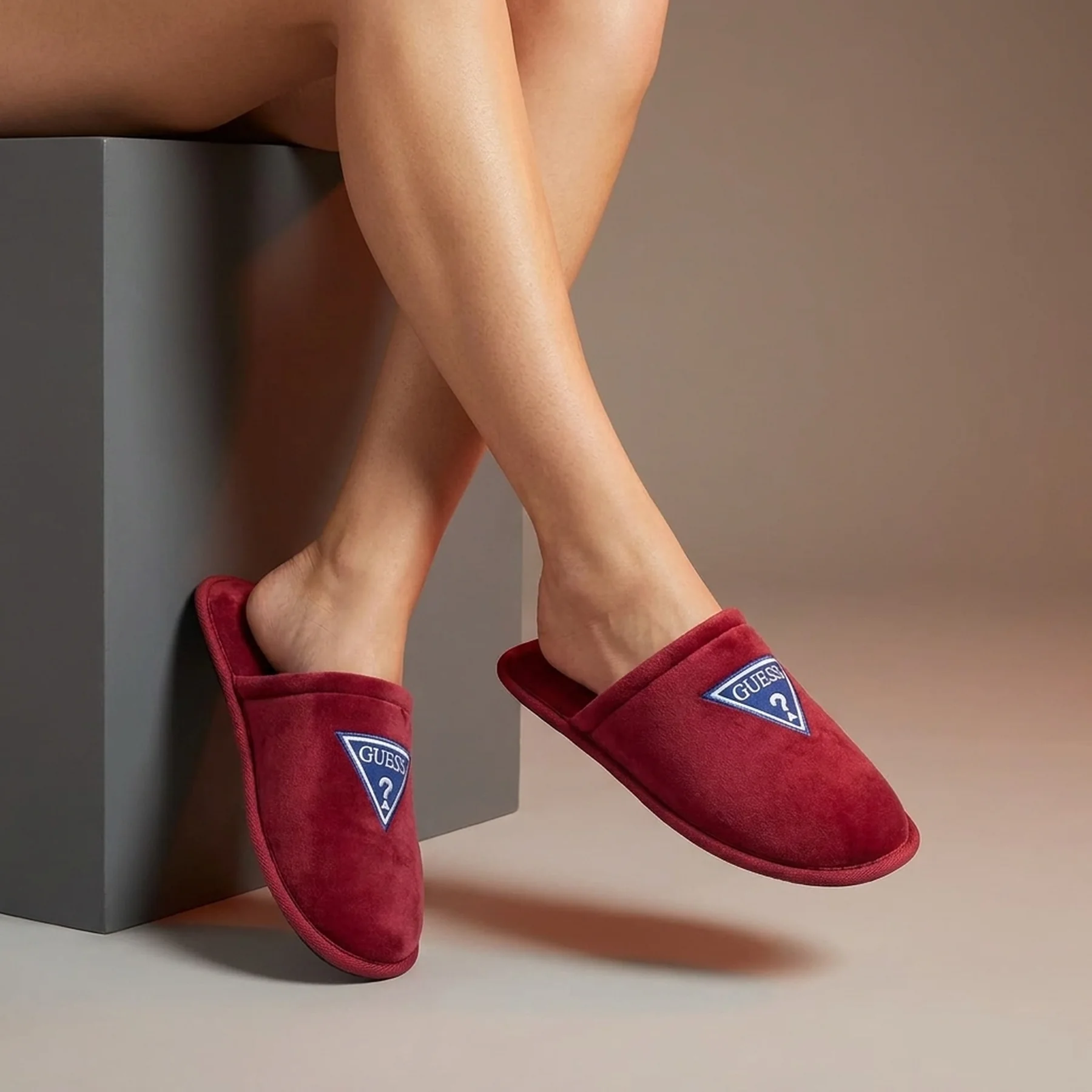 Стильні капці Guess 1159814094