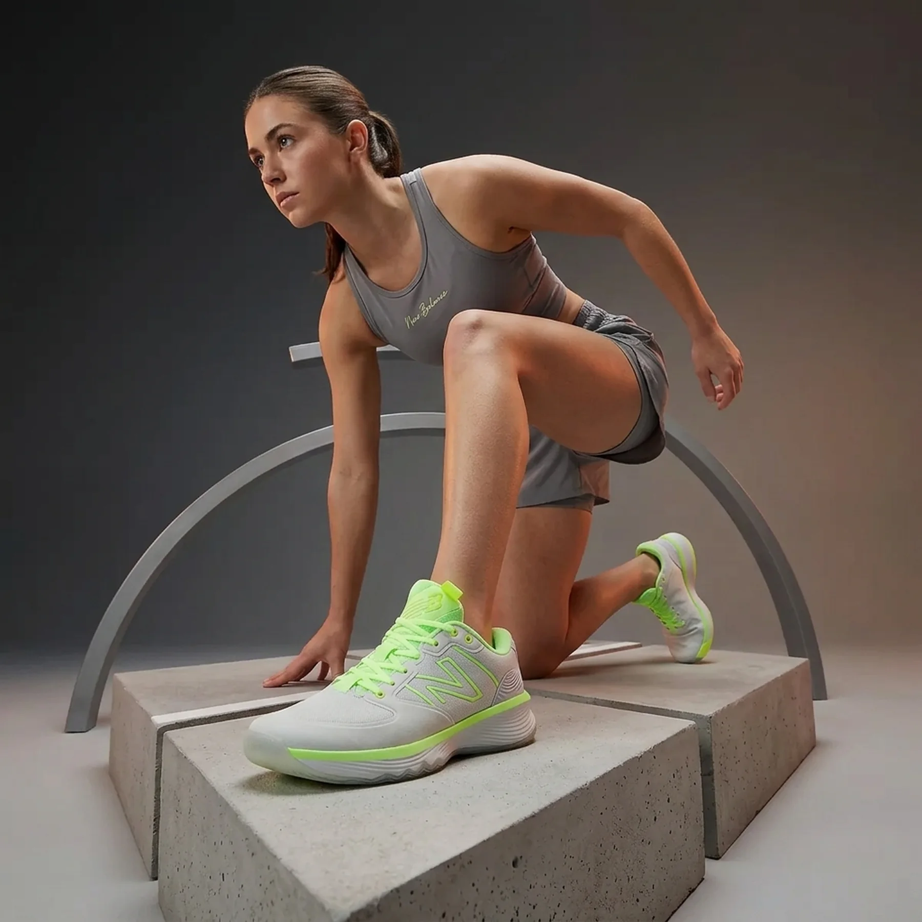 Стильні кросівки New Balance з логотипом 40